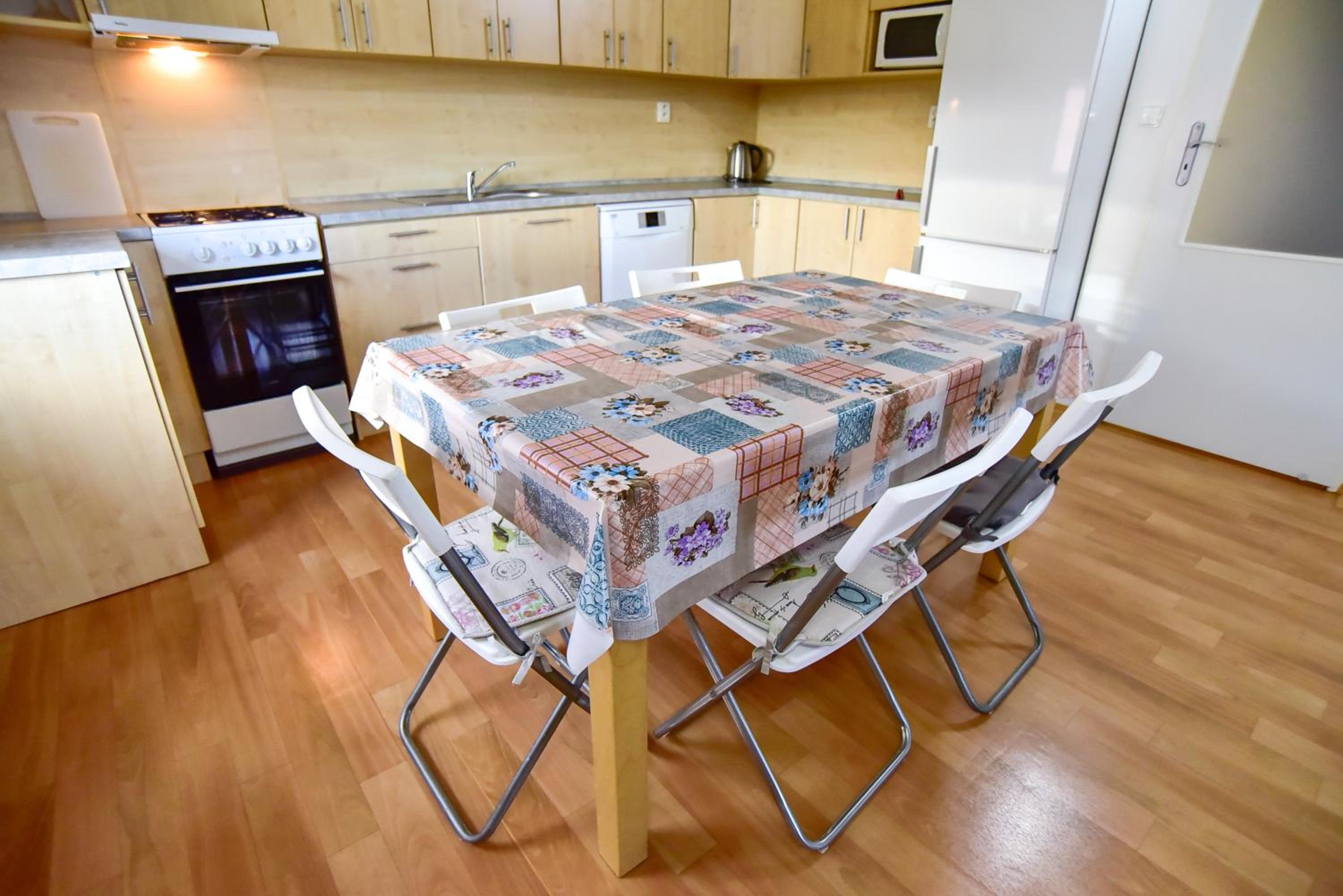 Three-Bedroom Apartment - Photo 19