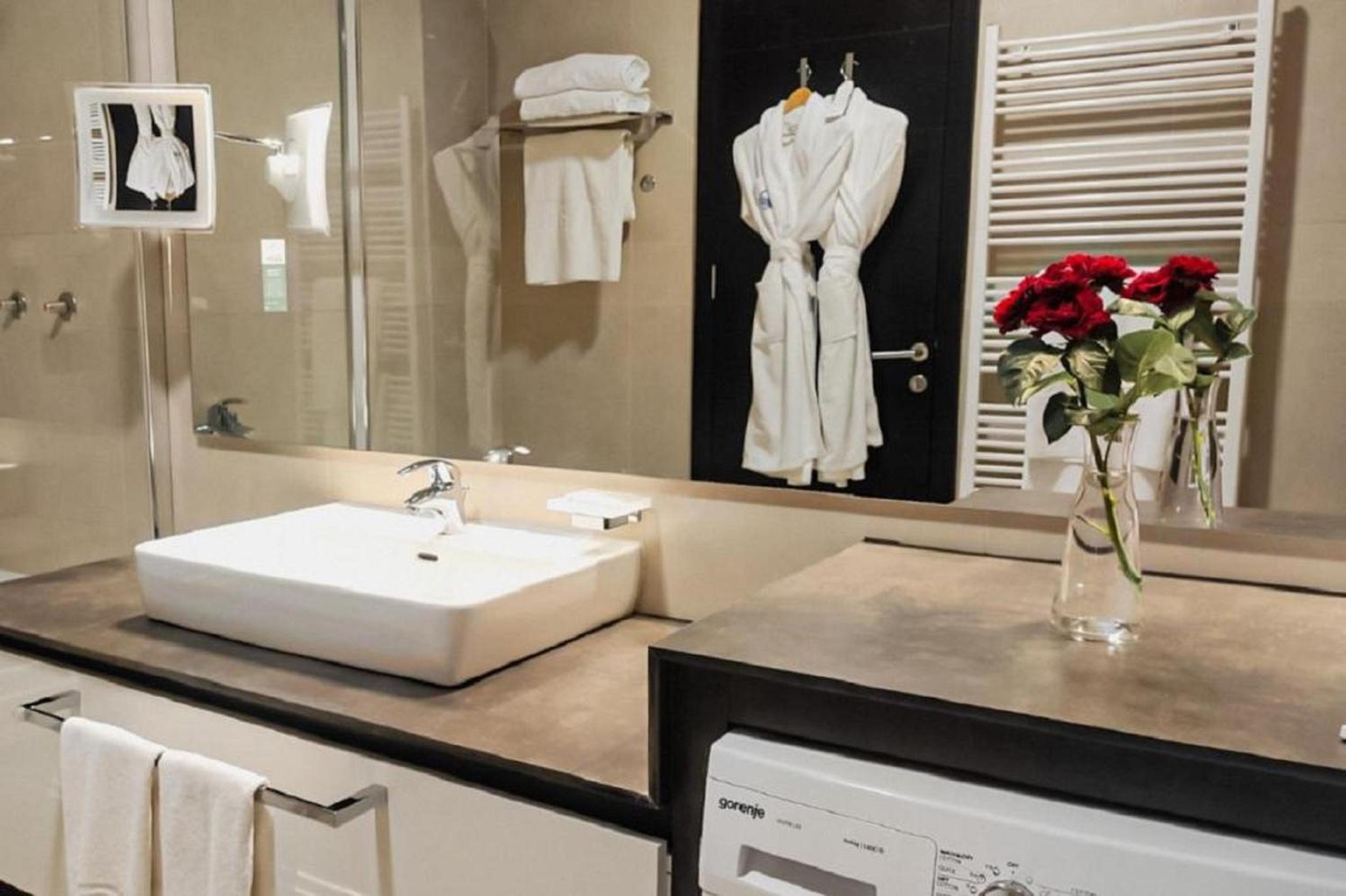 Two Bedroom Suite - Photo 2