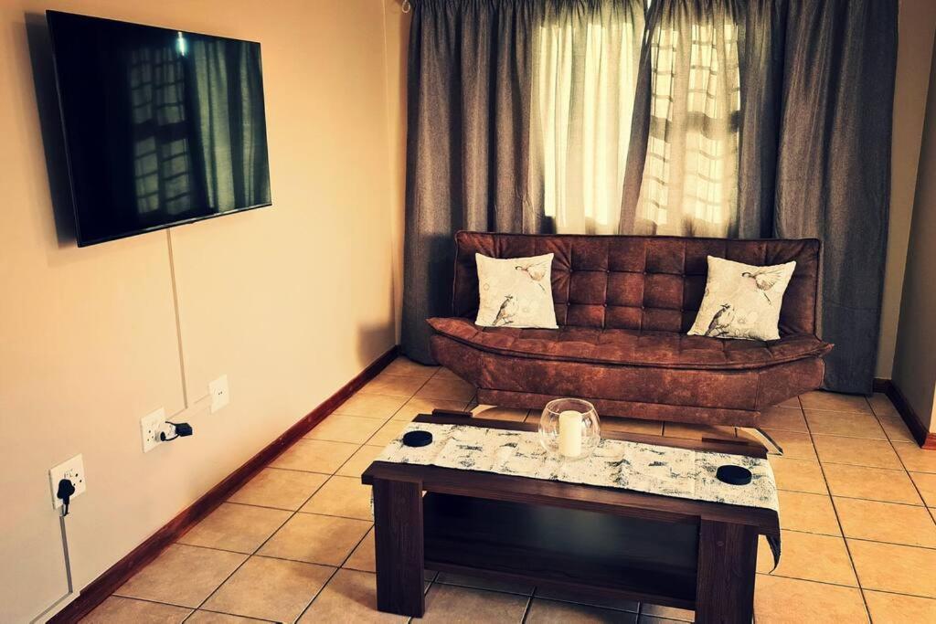 Three-Bedroom House photo 2