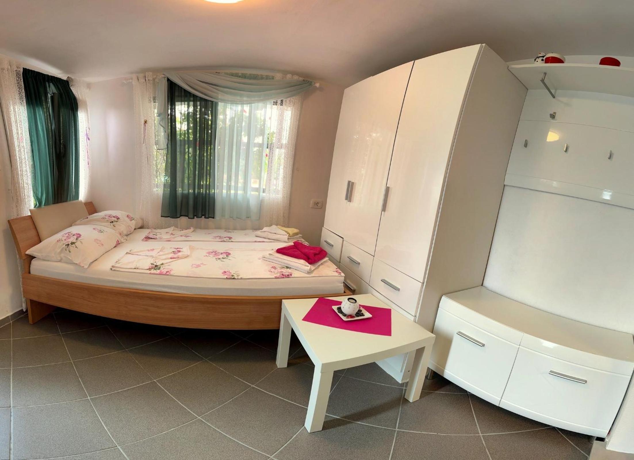 Apartment - Ground Floor - Photo 5
