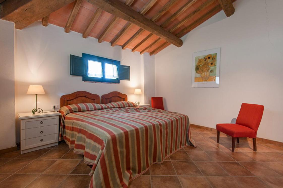 Deluxe One-Bedroom Apartment with Garden View photo 3