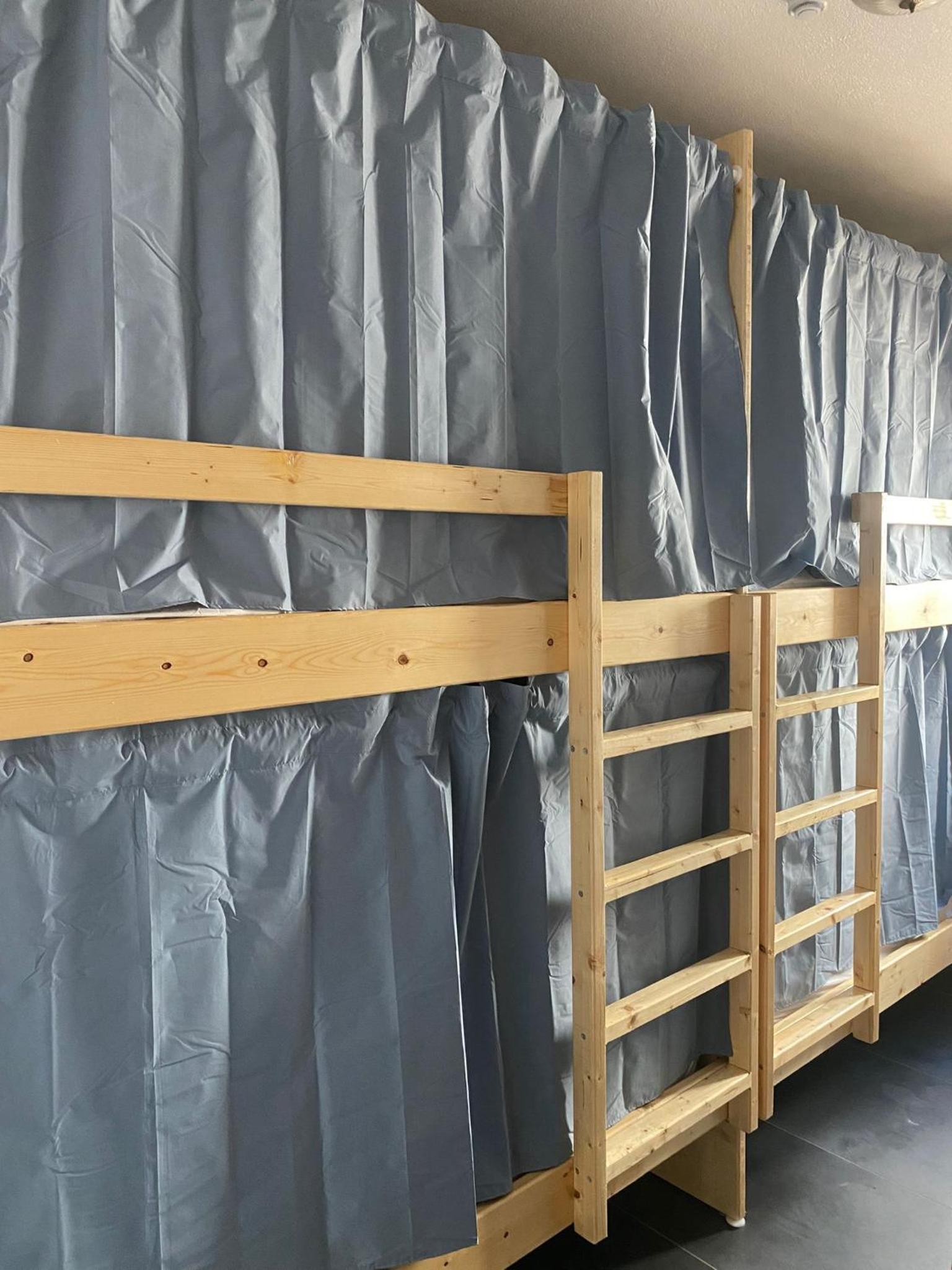 6-Bed Mixed Dormitory Room photo 1