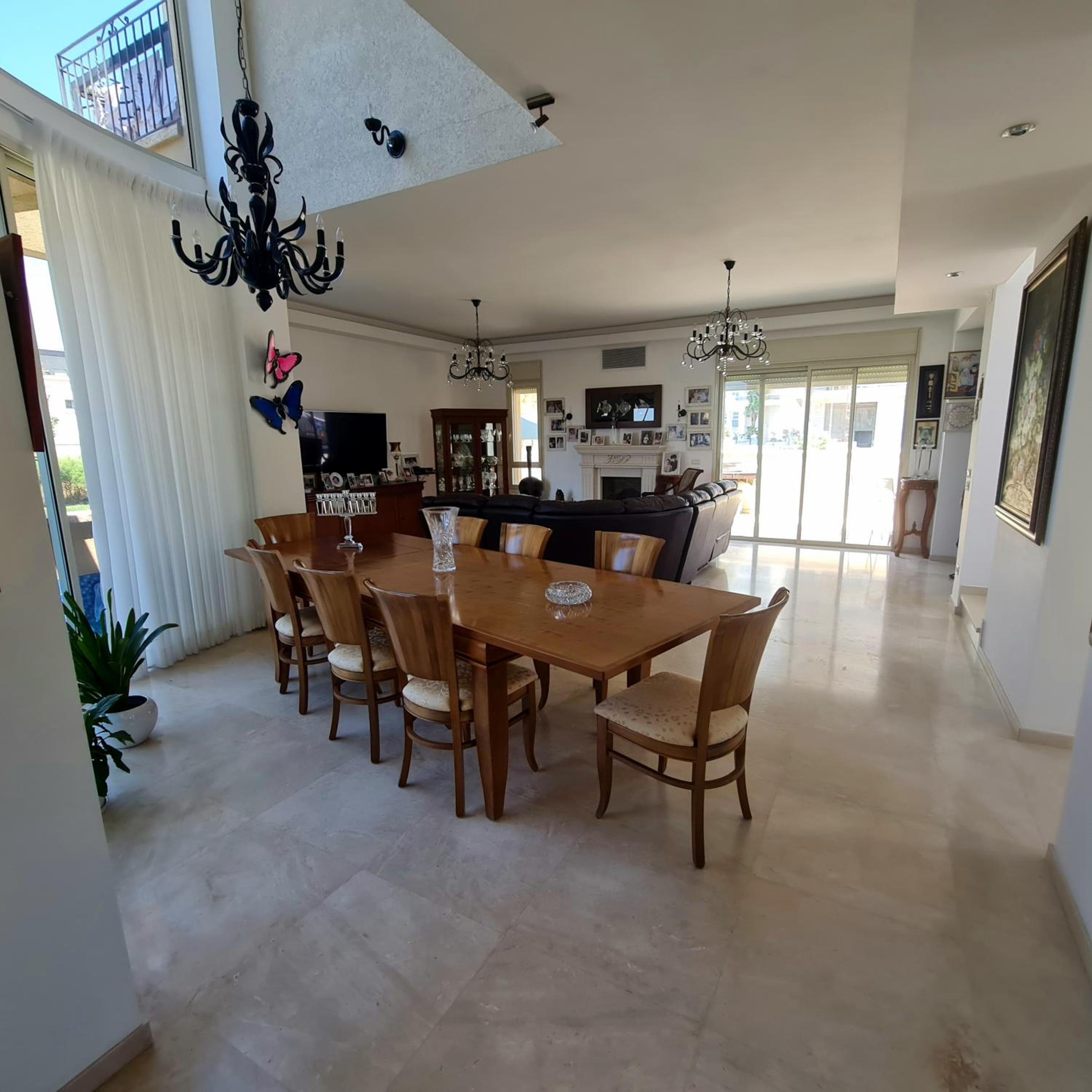 Villa photo 2