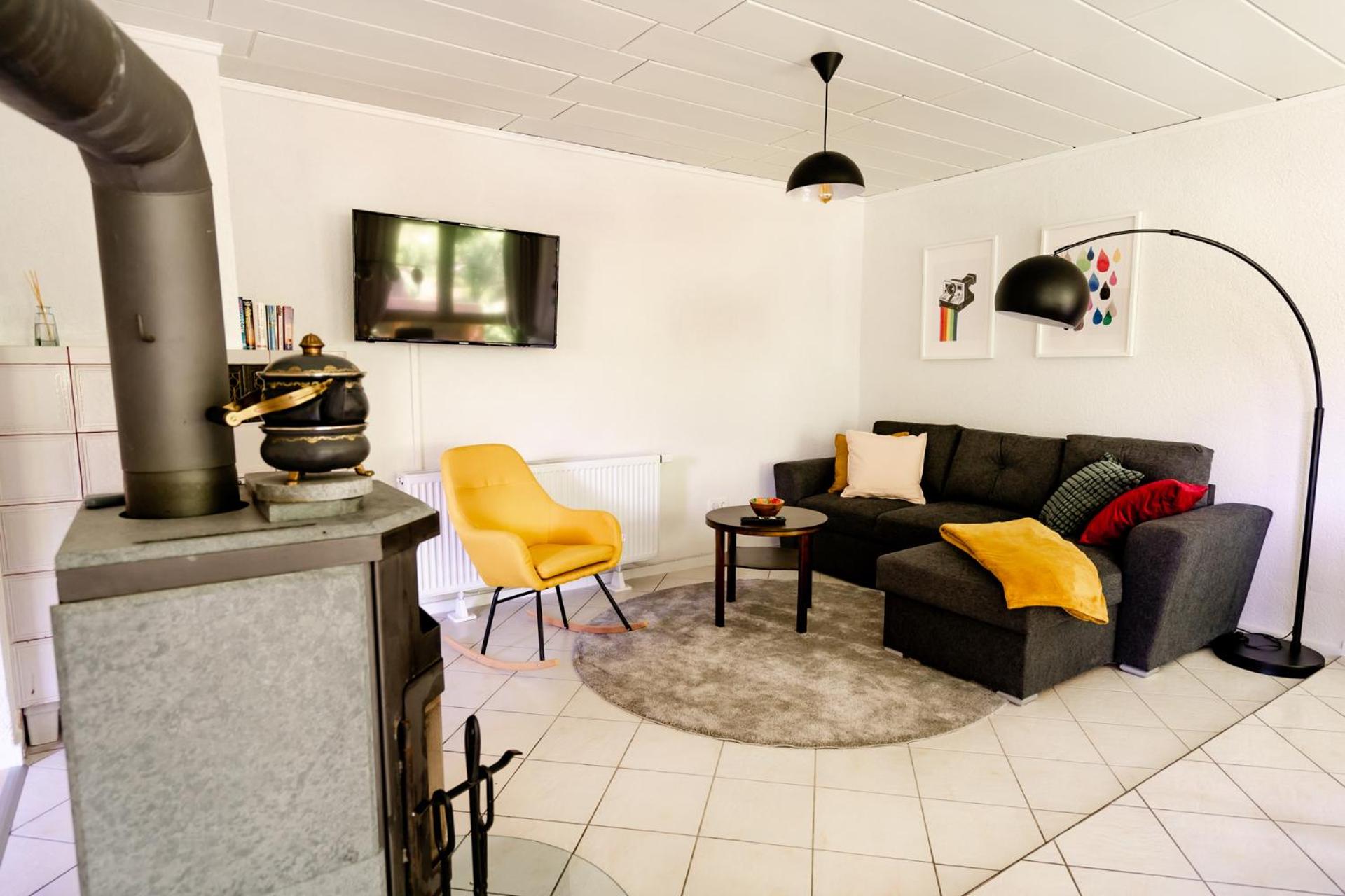 One-Bedroom Apartment photo 1