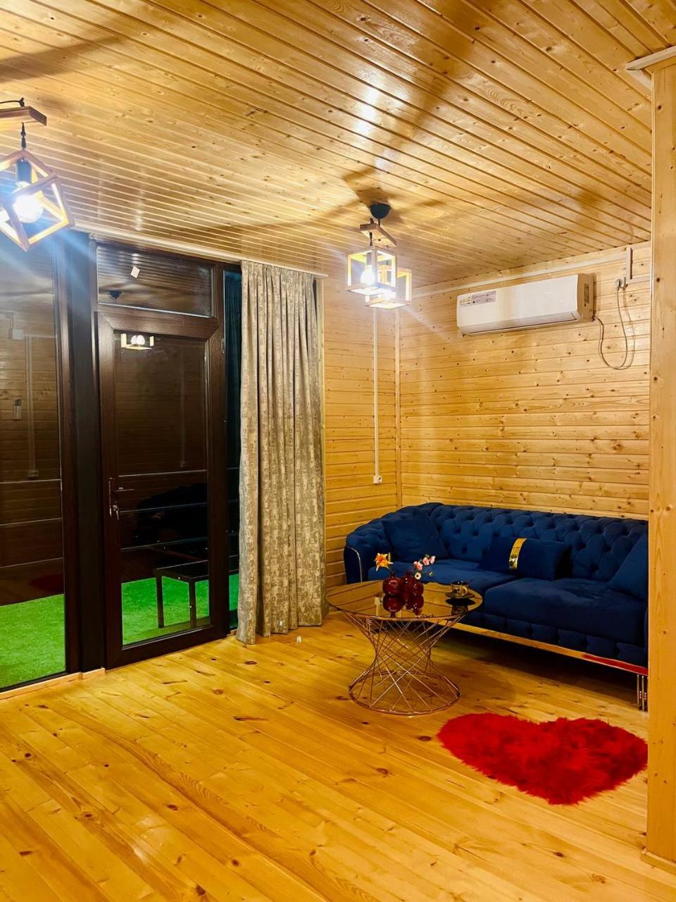 Deluxe Family Room - Photo 2