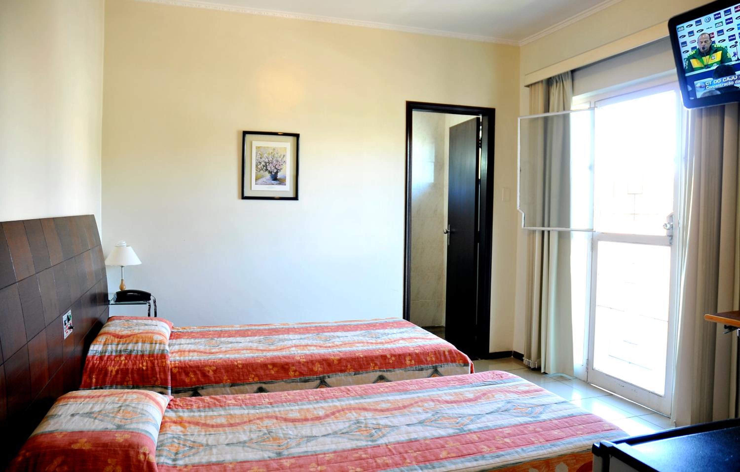 Luxury Triple Room (3 single beds)