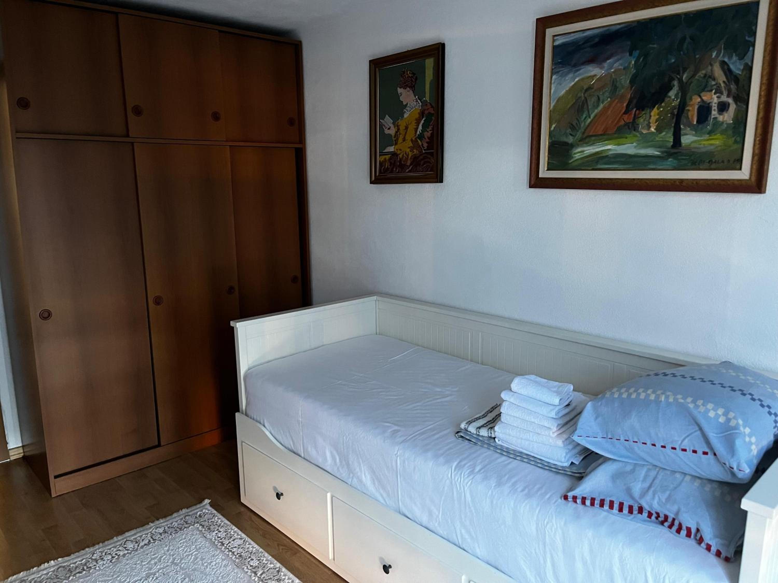 Two-Bedroom House photo 3