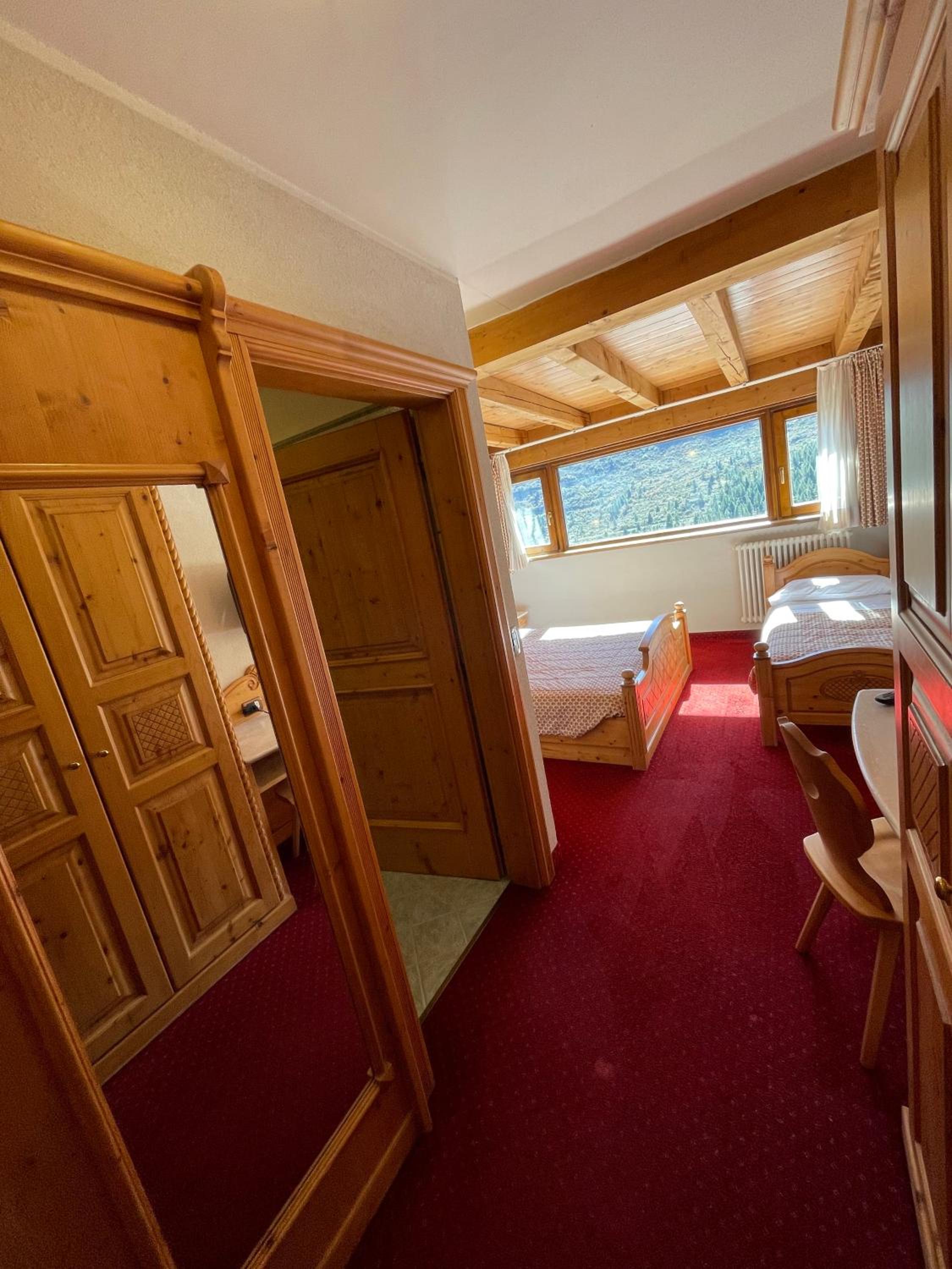Basic Triple Room photo 3