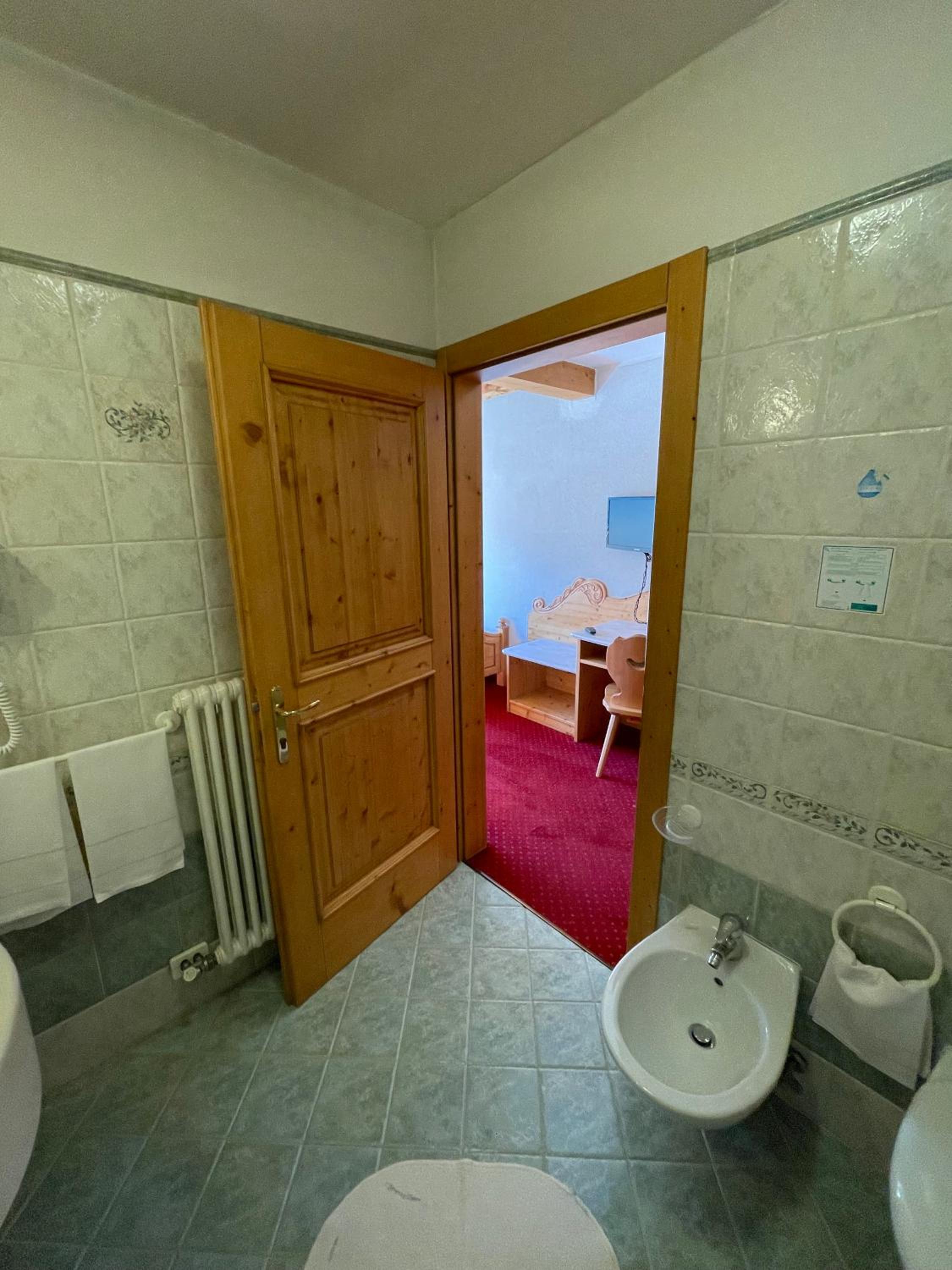 Basic Triple Room photo 2