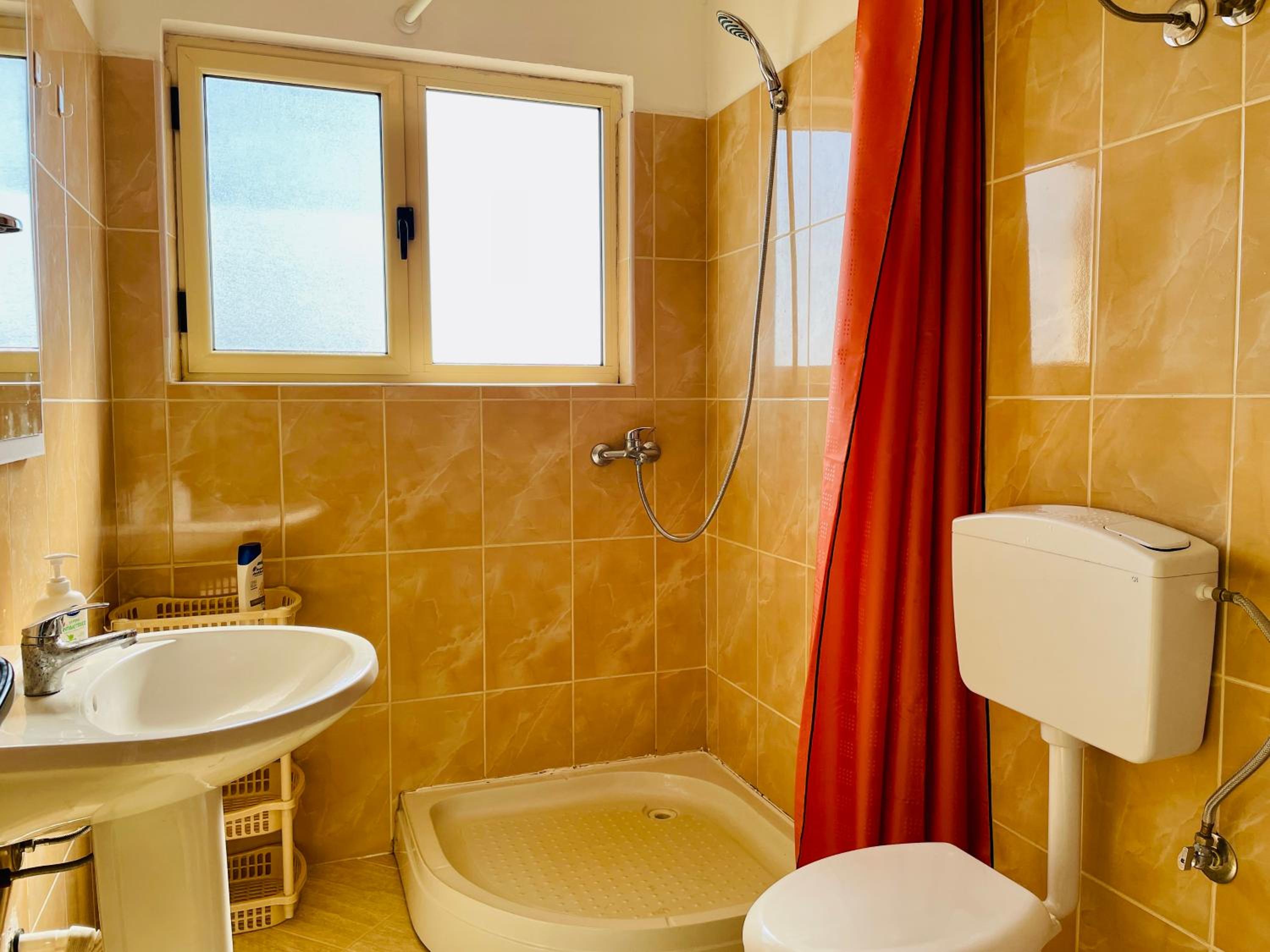 Family Two-Bedroom Apartment with View photo 3
