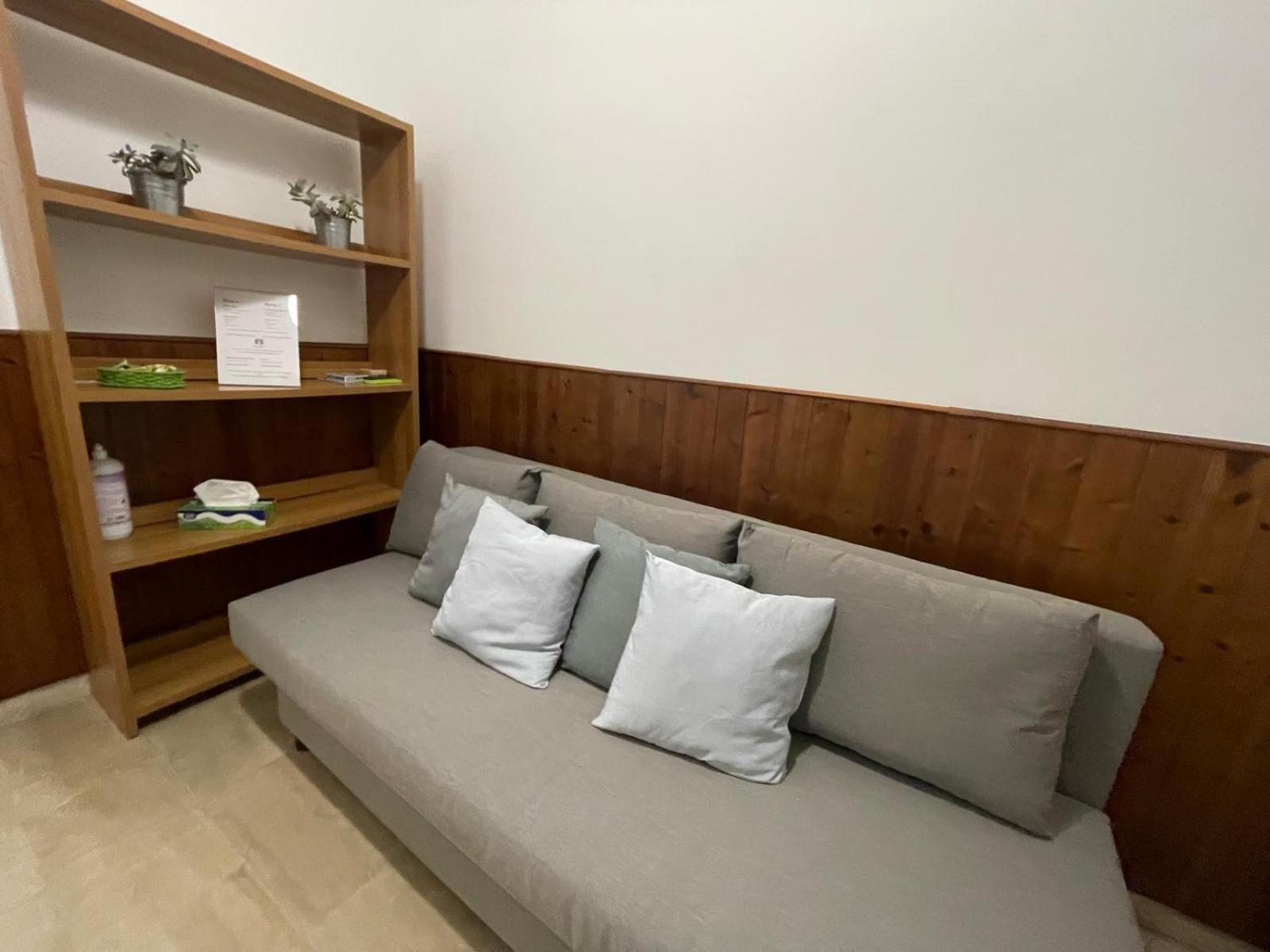 One-Bedroom House photo 2