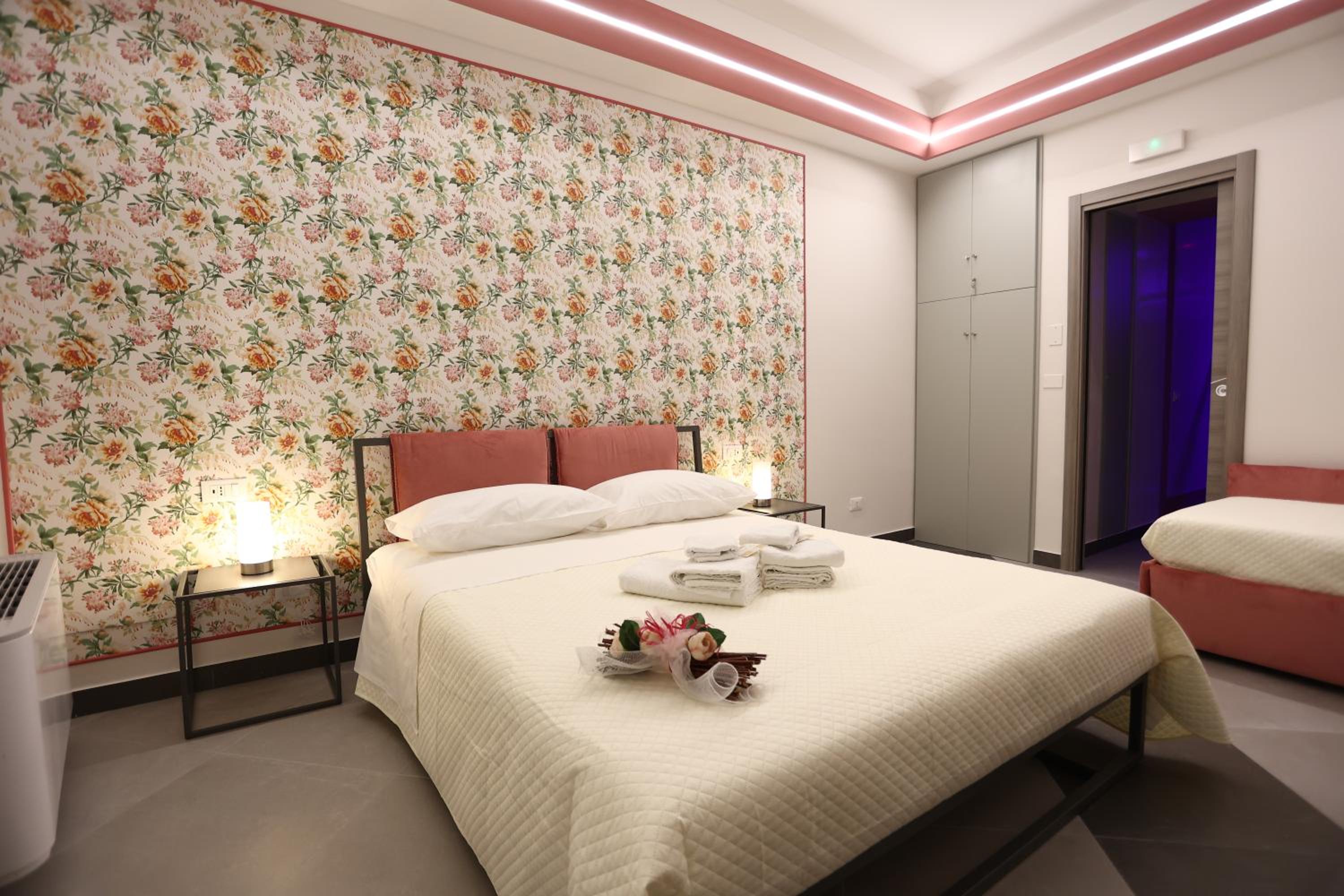 Deluxe Triple Room photo 2