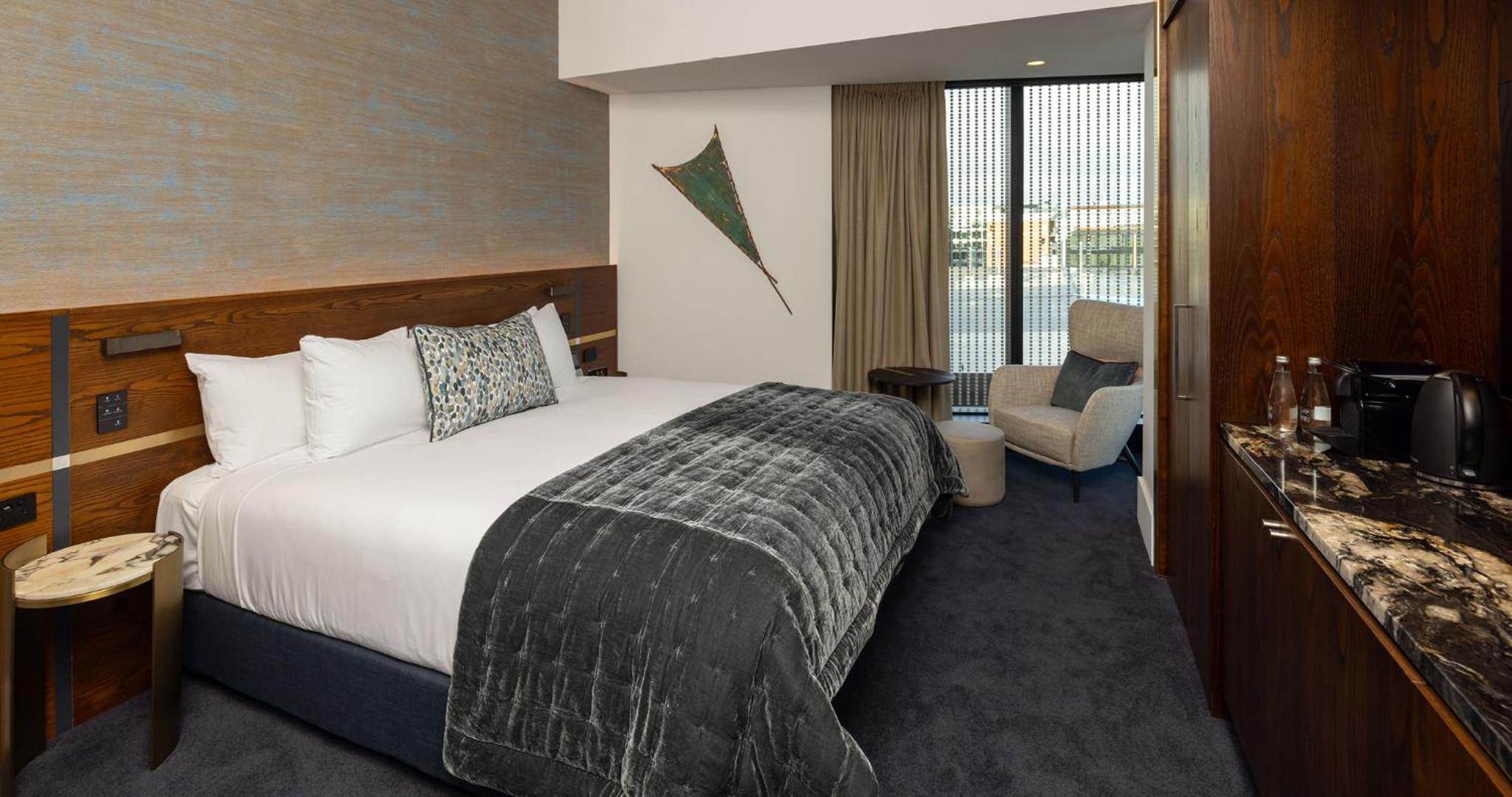 Vantage King Room - Photo 1