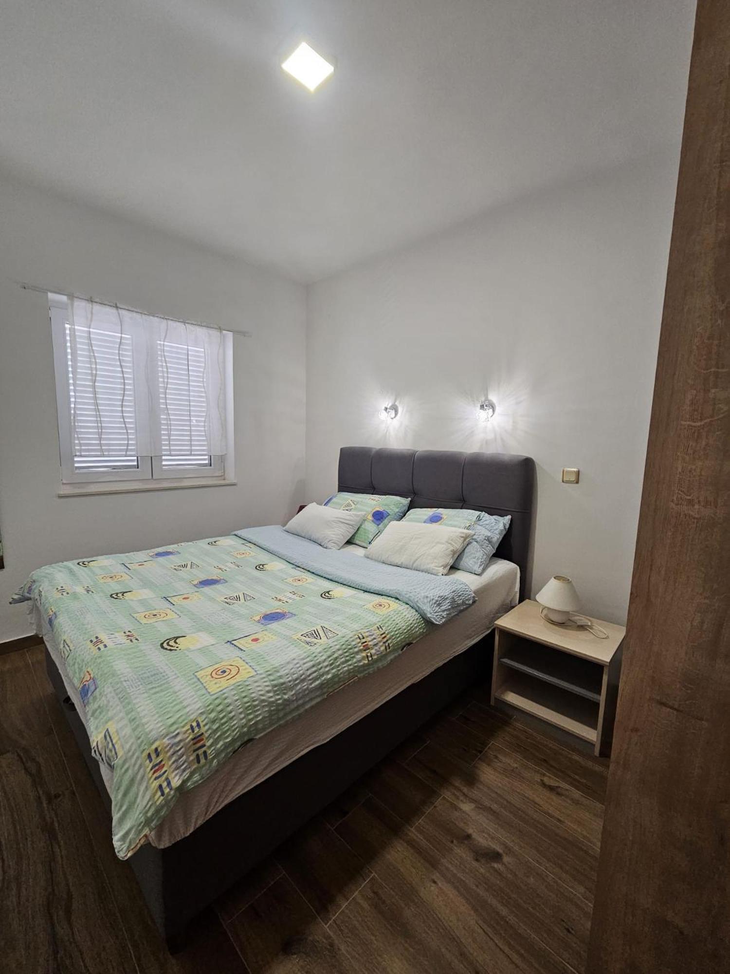Two-Bedroom Apartment with Terrace and Sea View - Photo 25