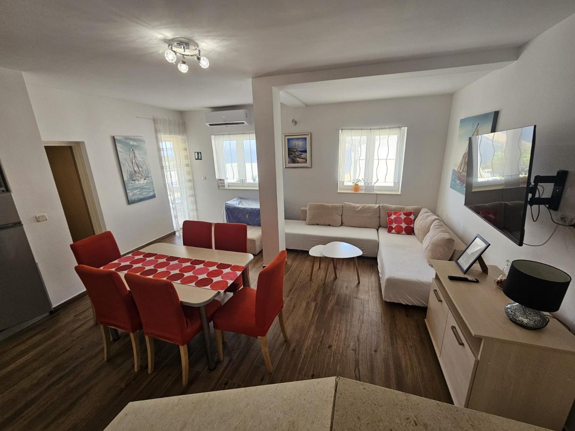 Two-Bedroom Apartment with Terrace and Sea View - Photo 23