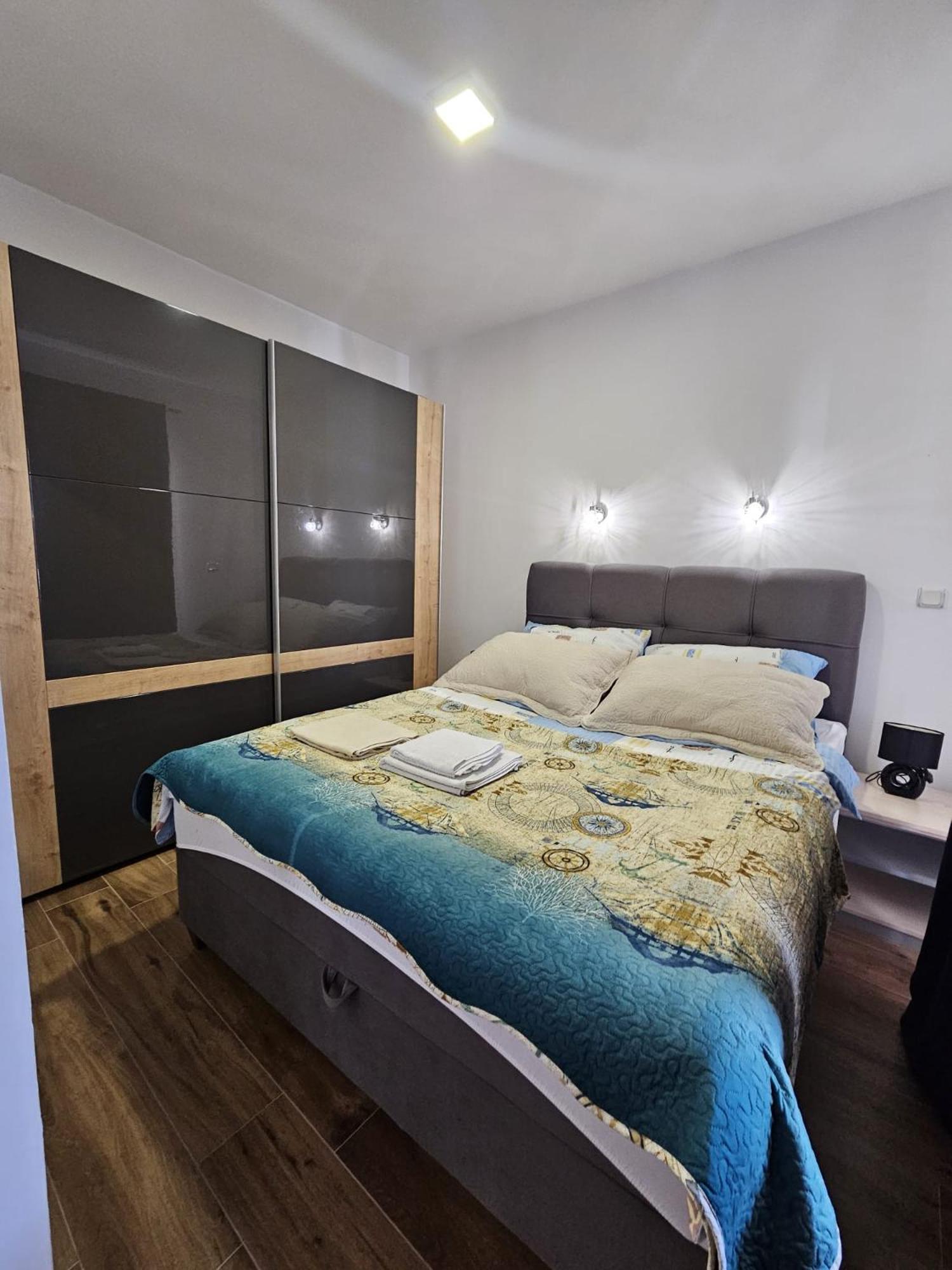 Two-Bedroom Apartment with Terrace and Sea View - Photo 30