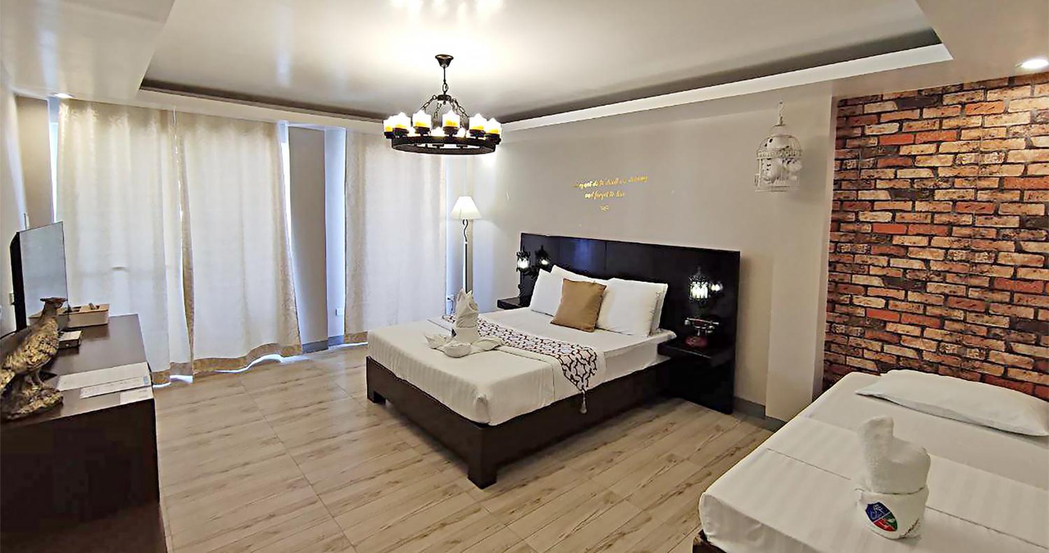 Triple Room with Balcony - Photo 2