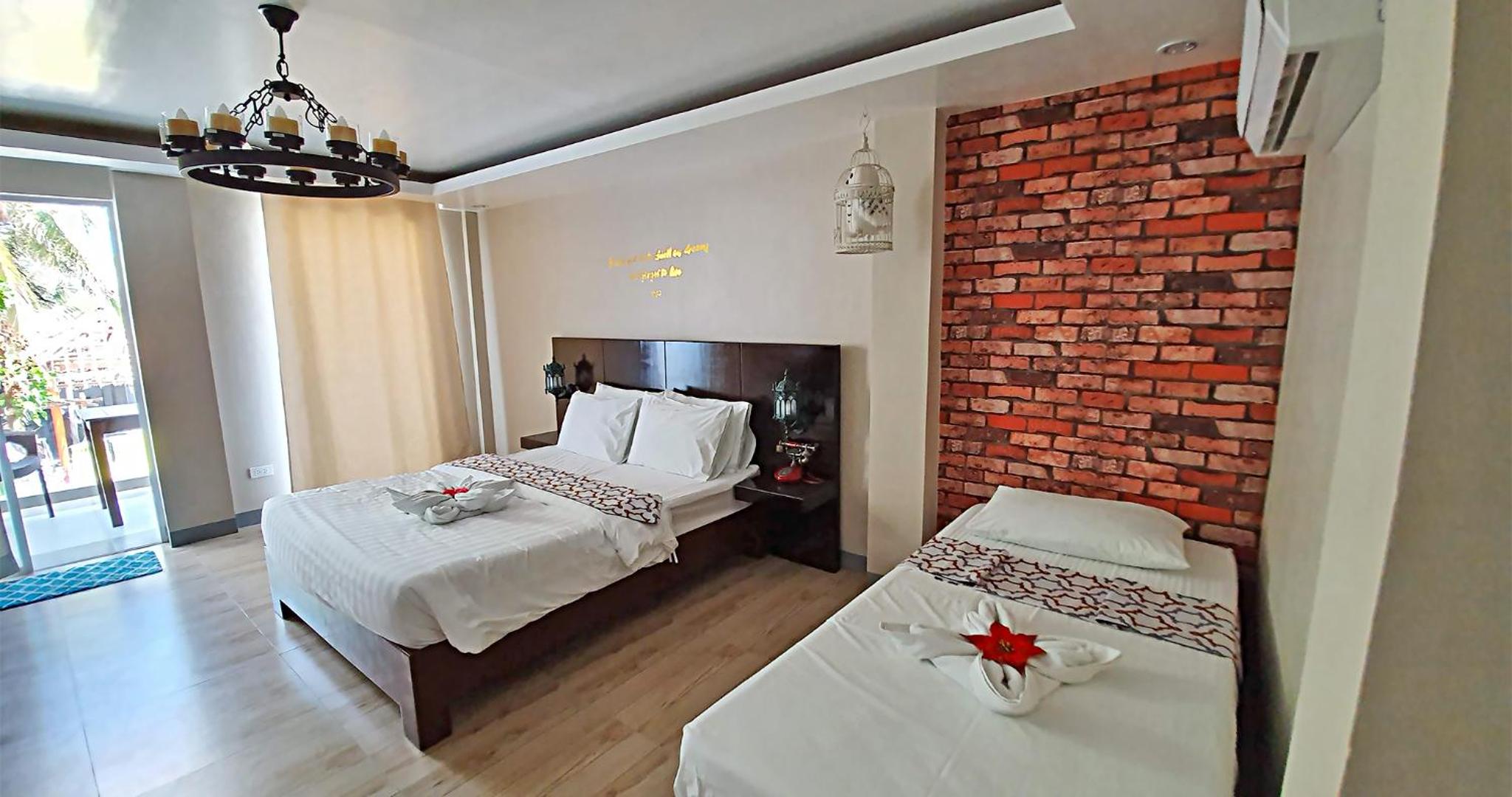 Triple Room with Balcony - Photo 6