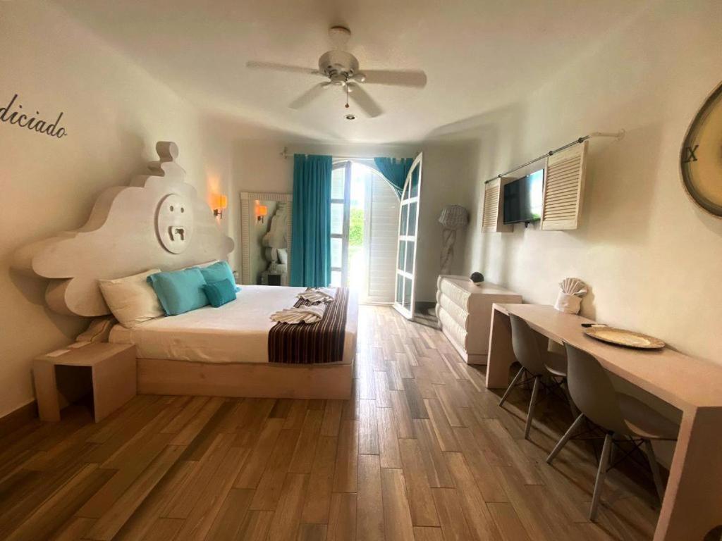 Deluxe King Suite