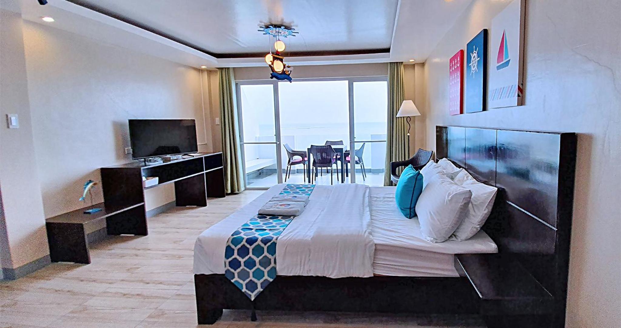 Deluxe Family Room - Photo 1