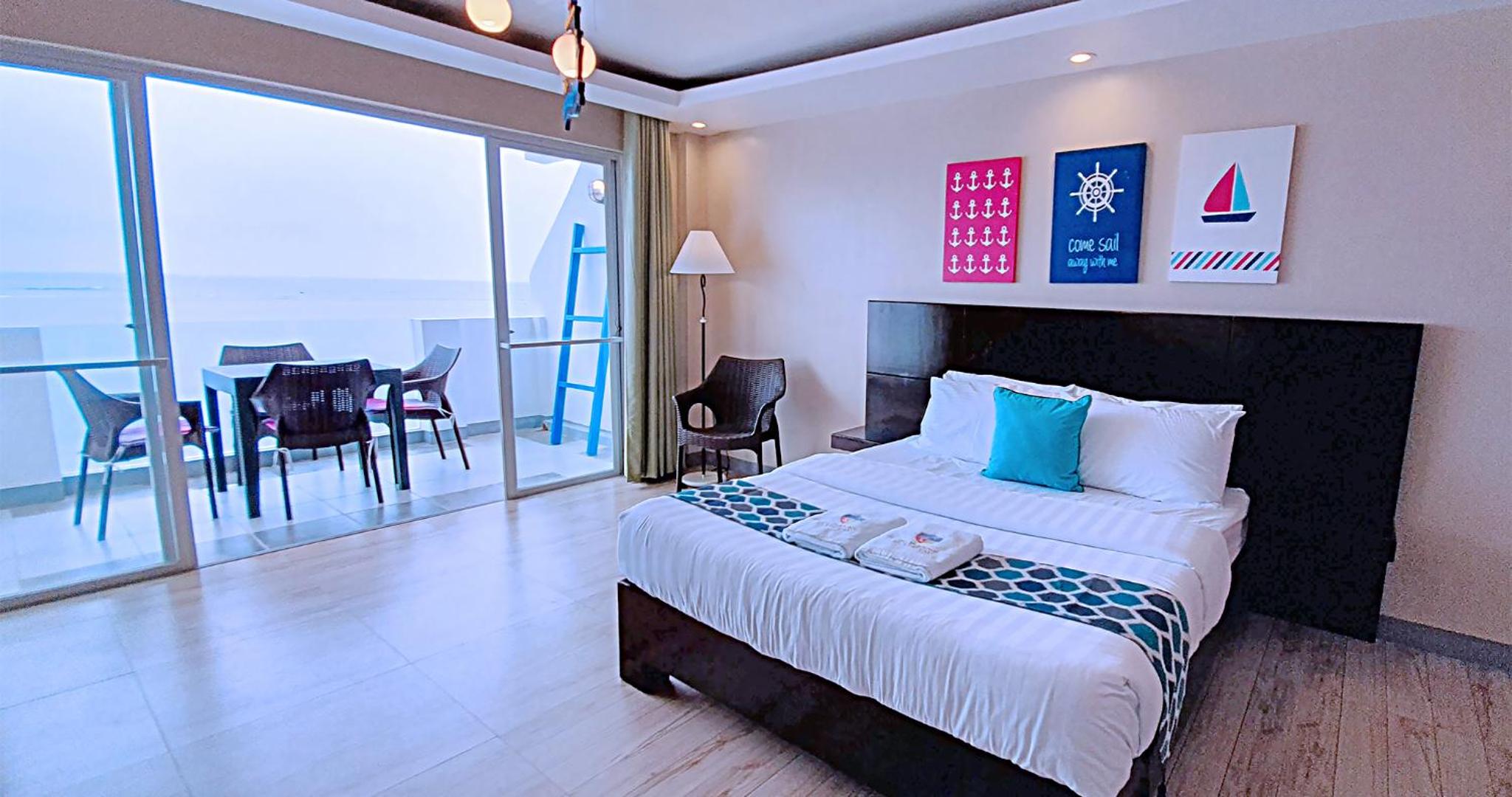Deluxe Family Room - Photo 2