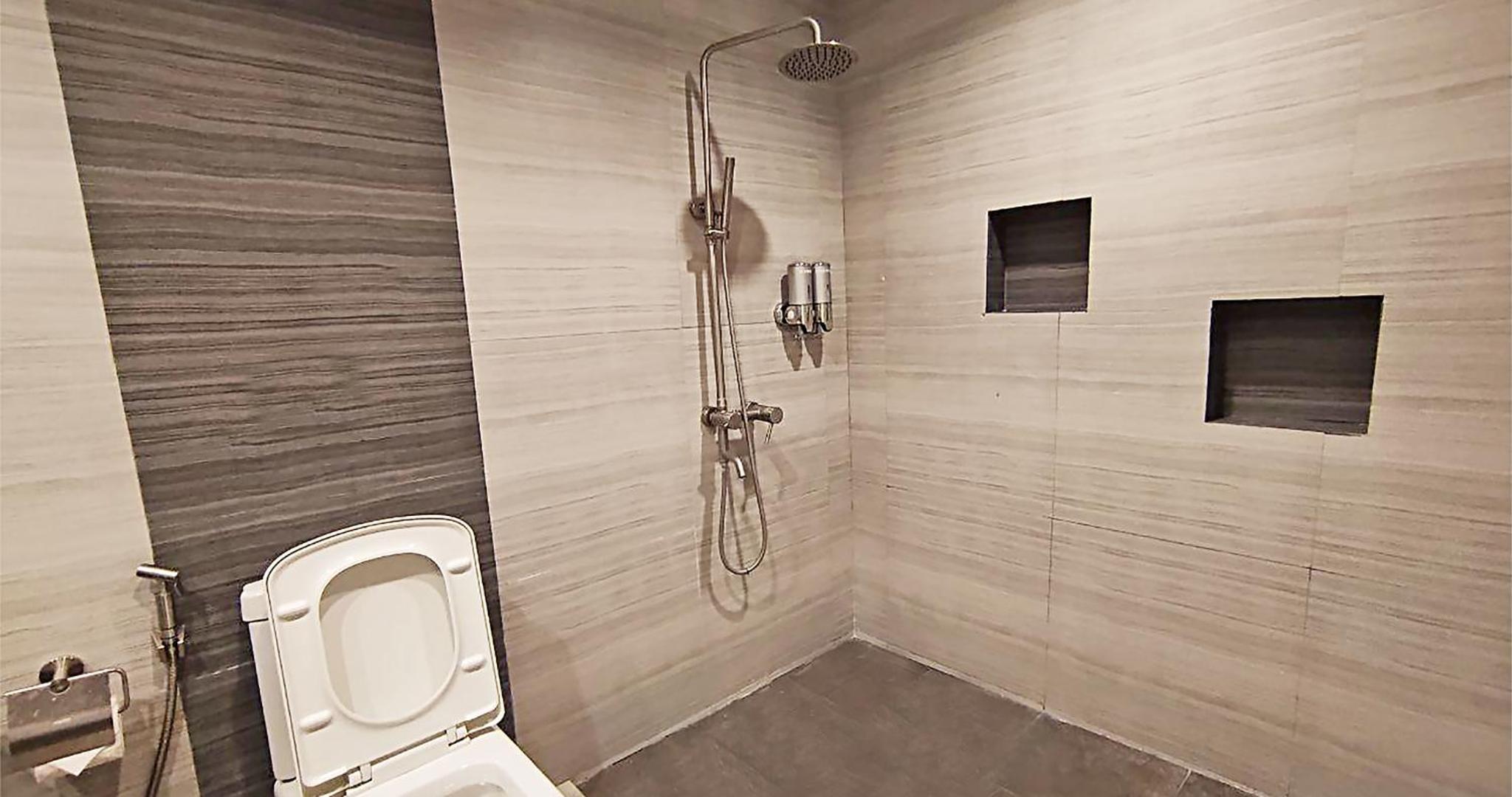 Family Suite with Balcony - Photo 4