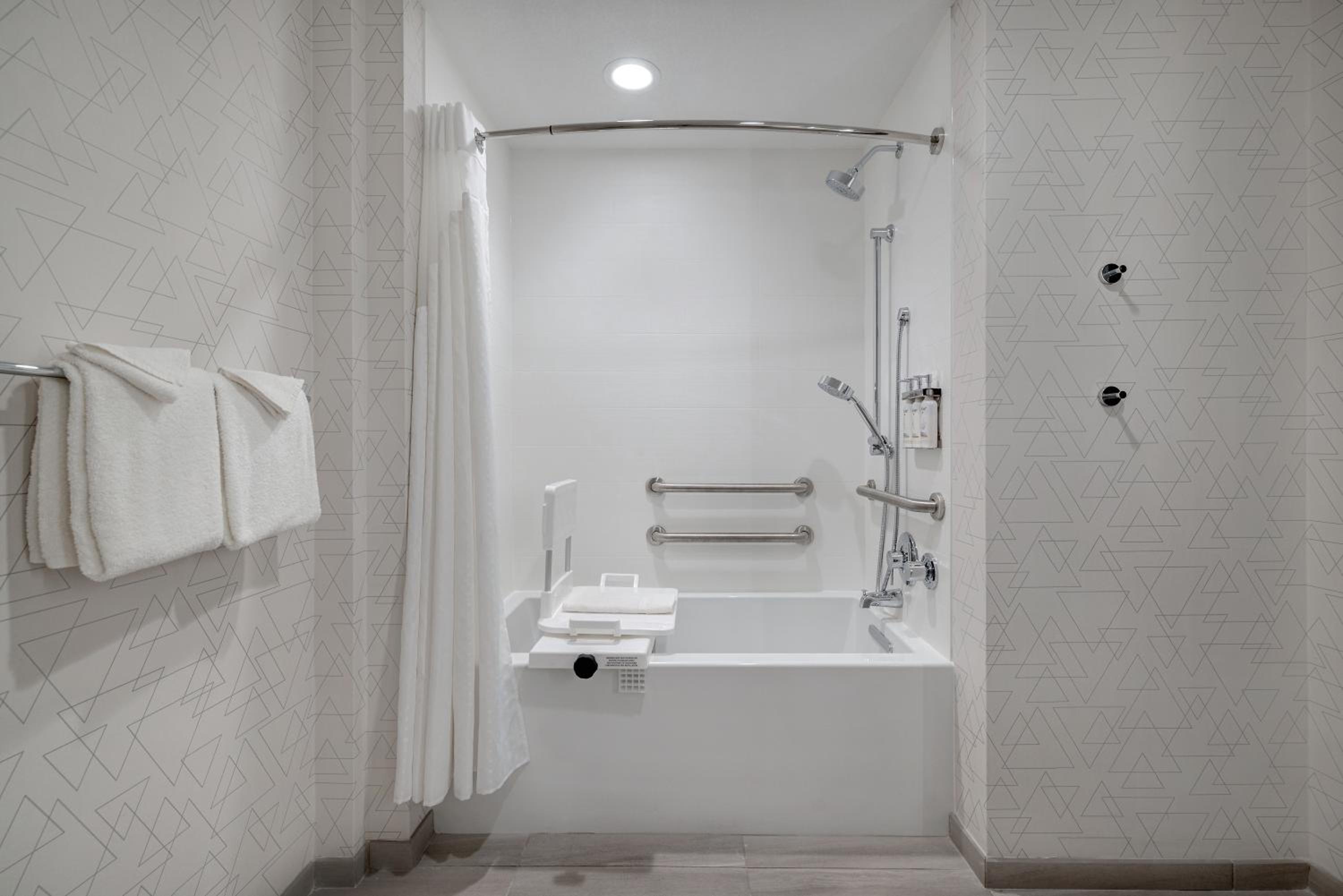 Holiday Inn Express & Suites Ontario - Chino Hills by IHG, Φωτογραφία 2