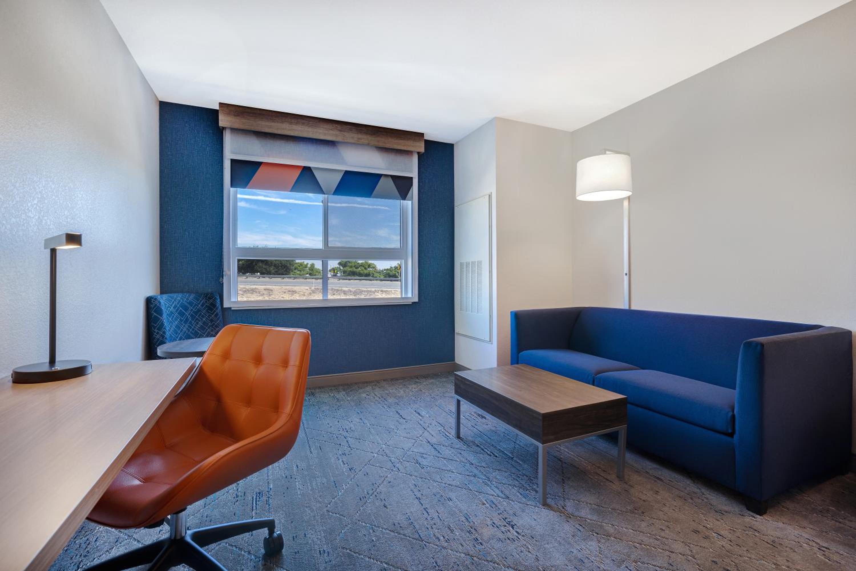 Suite with Two Queen Beds photo 1