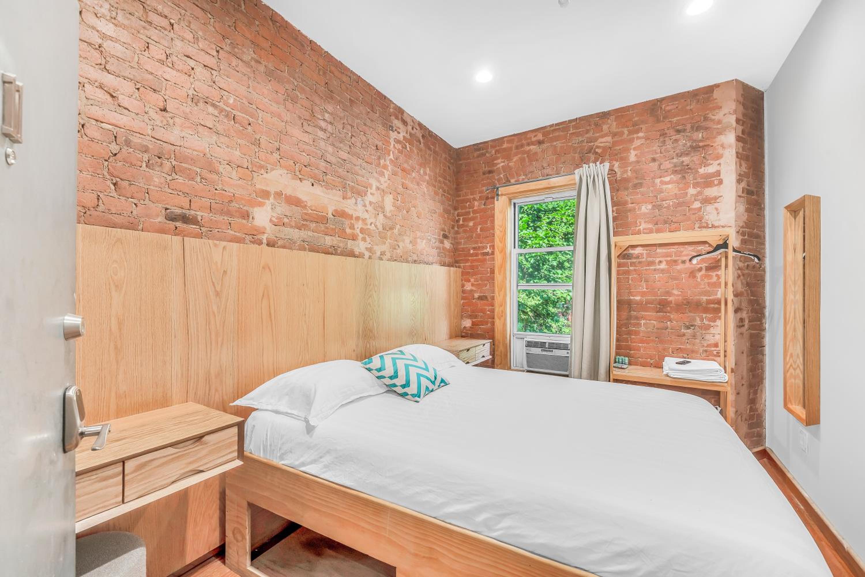 Deluxe Double Room with Shared Bathroom - Non-Smoking photo 1