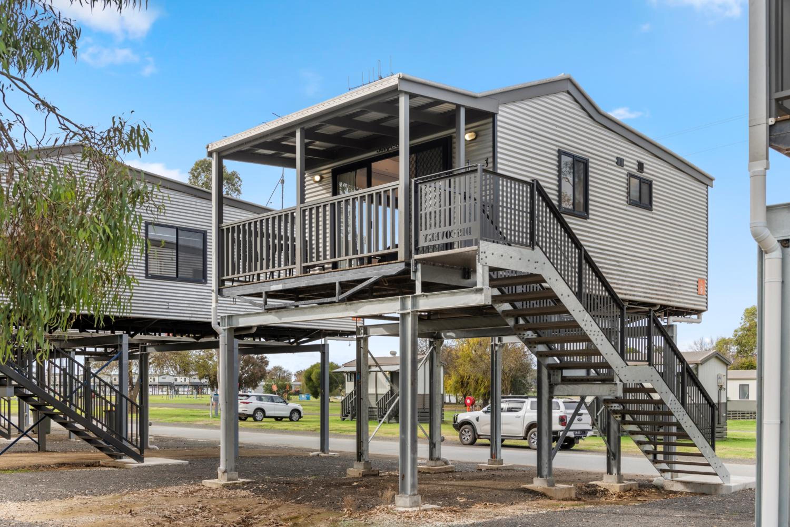 Superior Riverside 1 Bedroom Cabin - Sleeps 2 - Photo 3