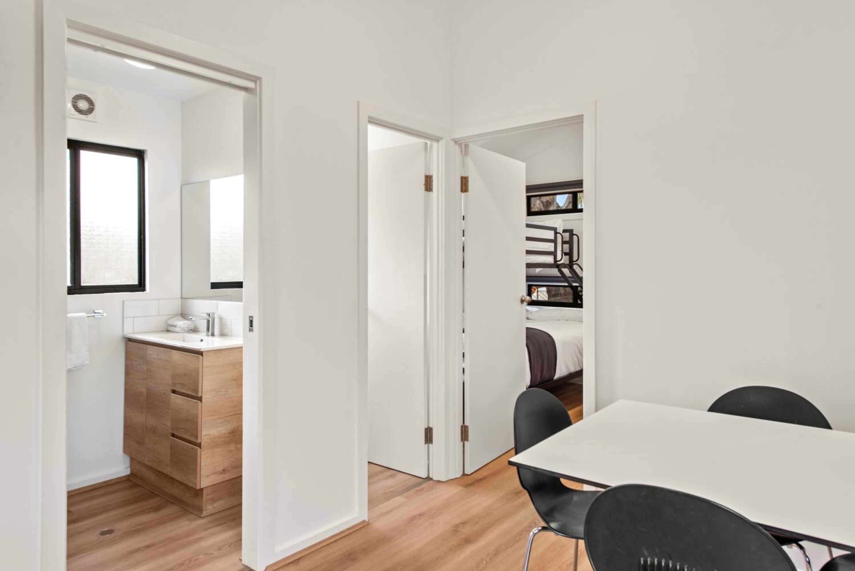 Standard 2 Bedroom Cabin – S7 Pet Friendly - Photo 2