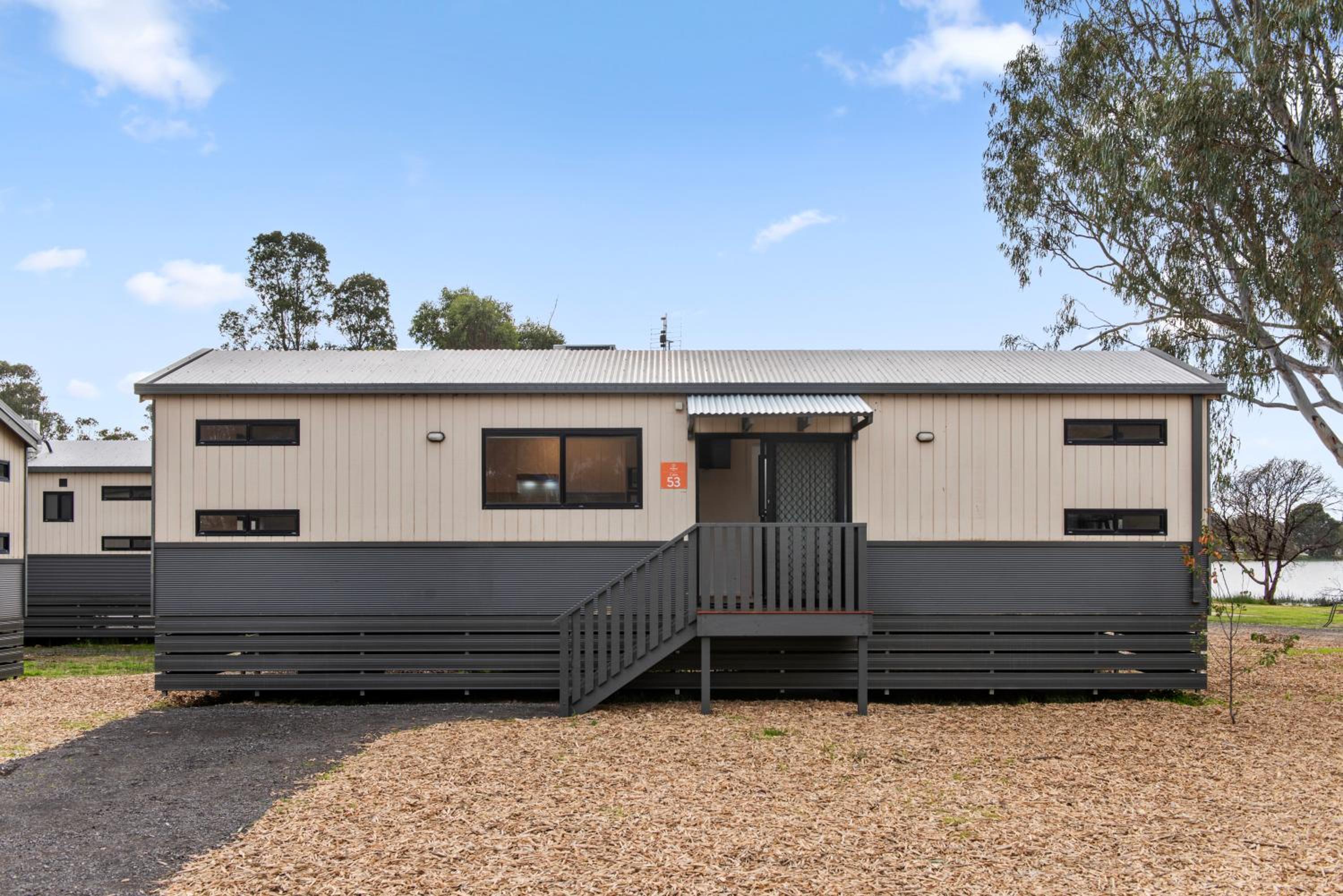 Standard 2 Bedroom Cabin – S7 Pet Friendly - Photo 5