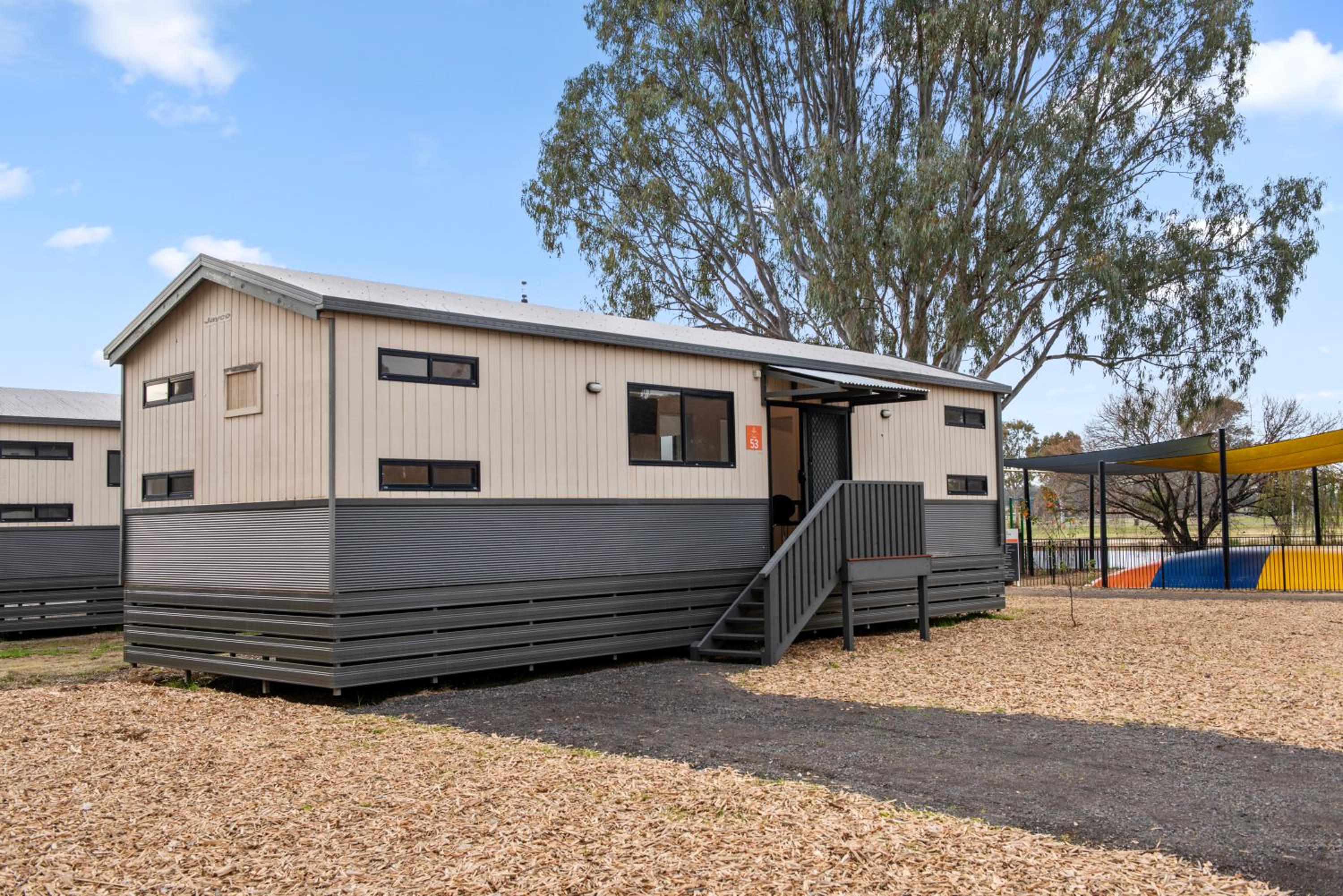 Standard 2 Bedroom Cabin – S7 Pet Friendly - Photo 4