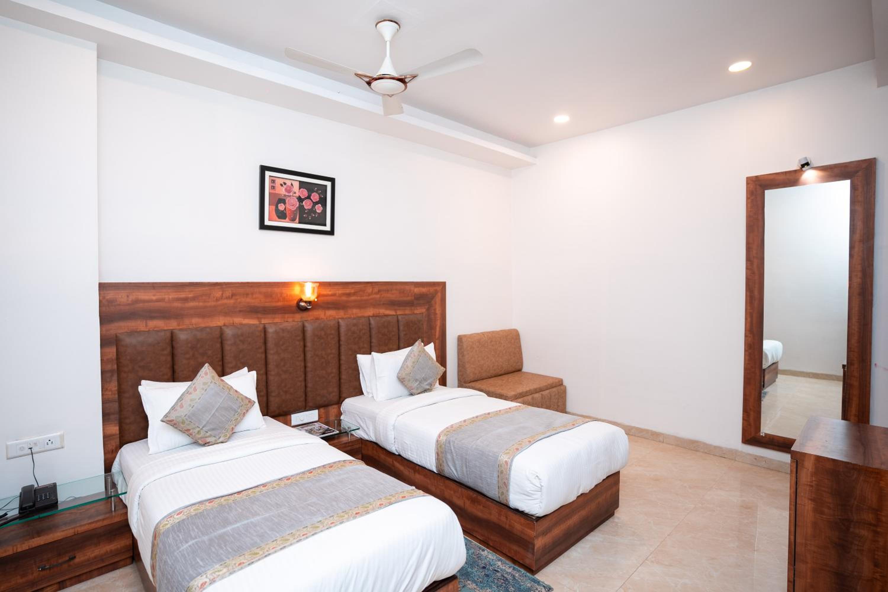 Deluxe Double Room - Photo 17