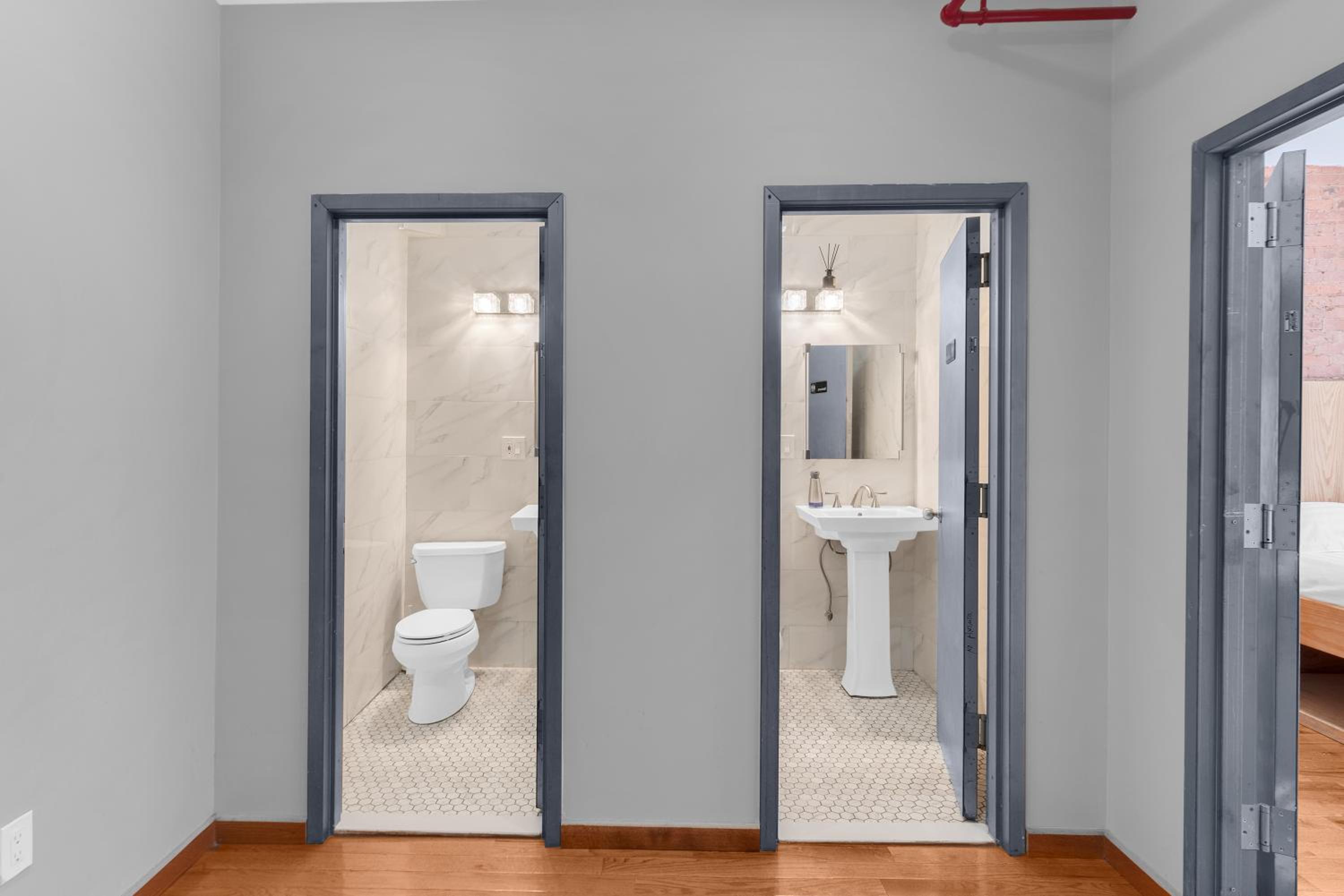 Deluxe Double Room with Shared Bathroom - Non-Smoking photo 2
