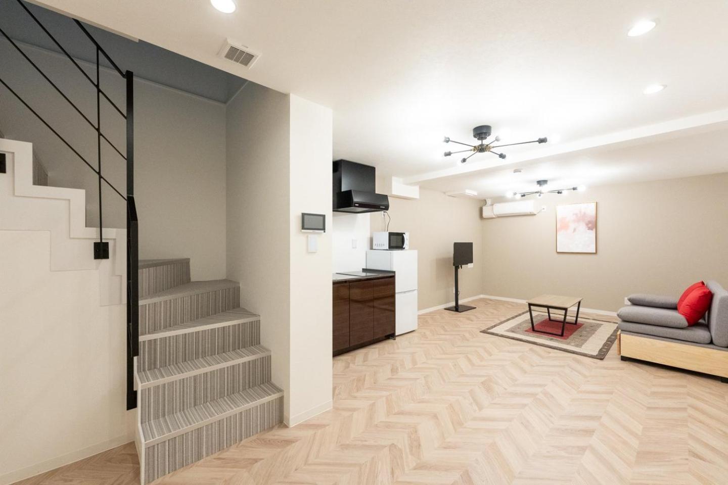 One-Bedroom Apartment photo 1