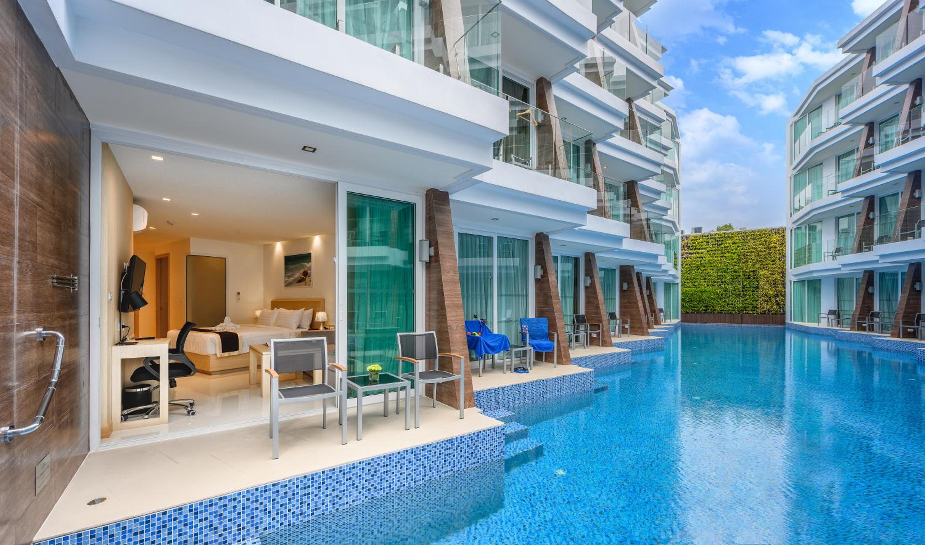Deluxe Pool Access Room  - Photo 2
