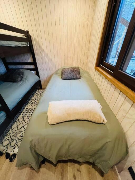 Three-Bedroom House photo 2
