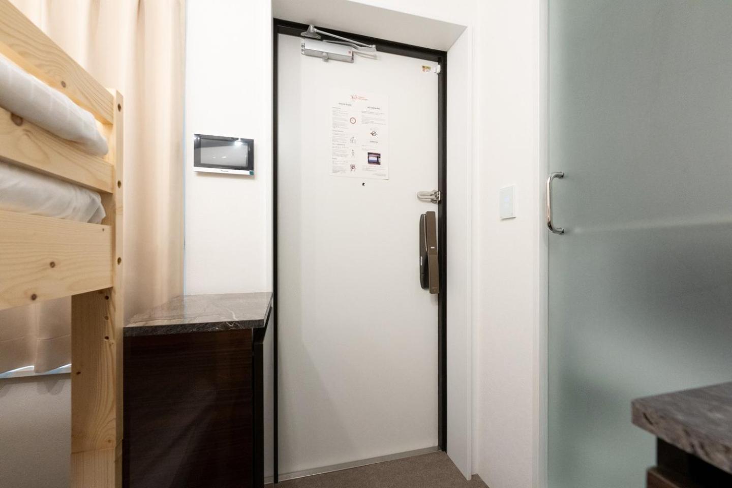 One-Bedroom Apartment photo 3