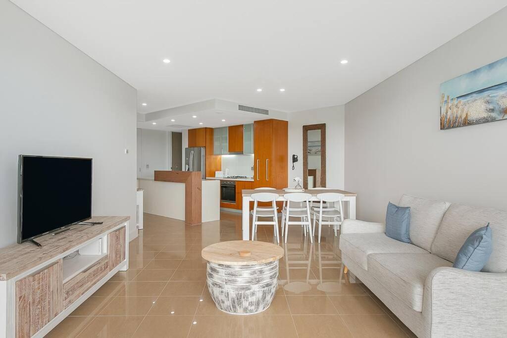 Two-Bedroom Apartment with View photo 3