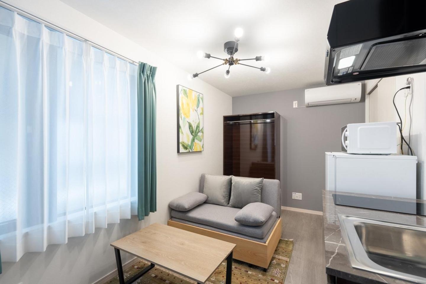 One-Bedroom Apartment photo 1
