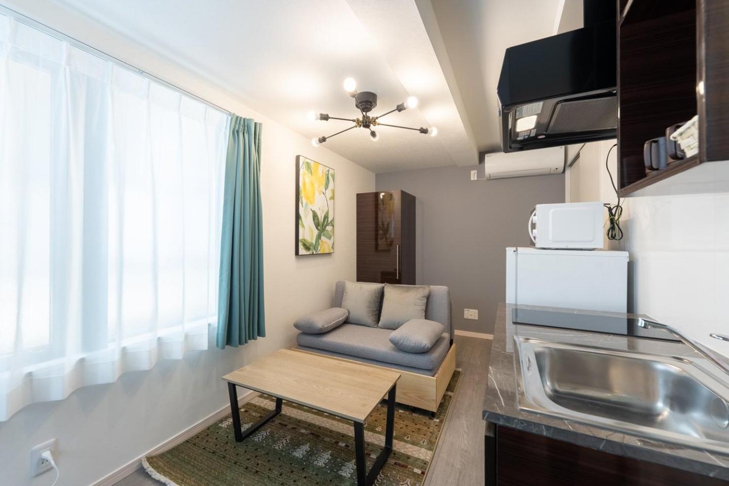 One-Bedroom Apartment photo 1