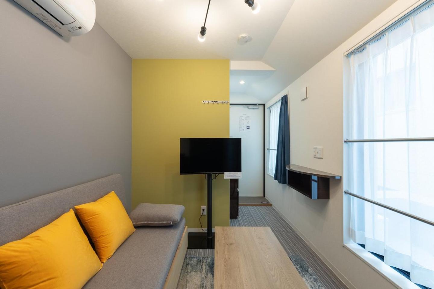 One-Bedroom Apartment photo 1