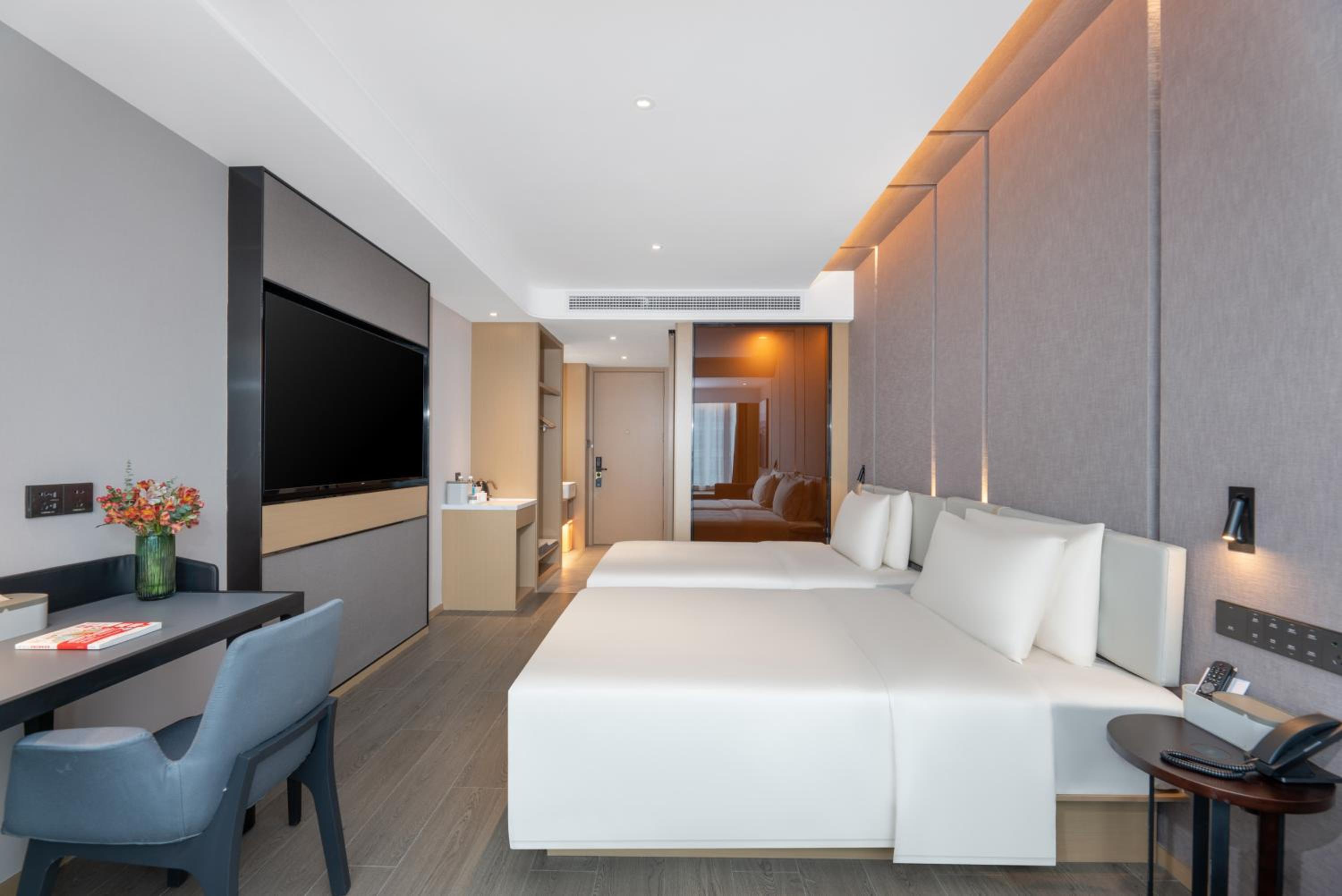 Superior Twin Room with View photo 3