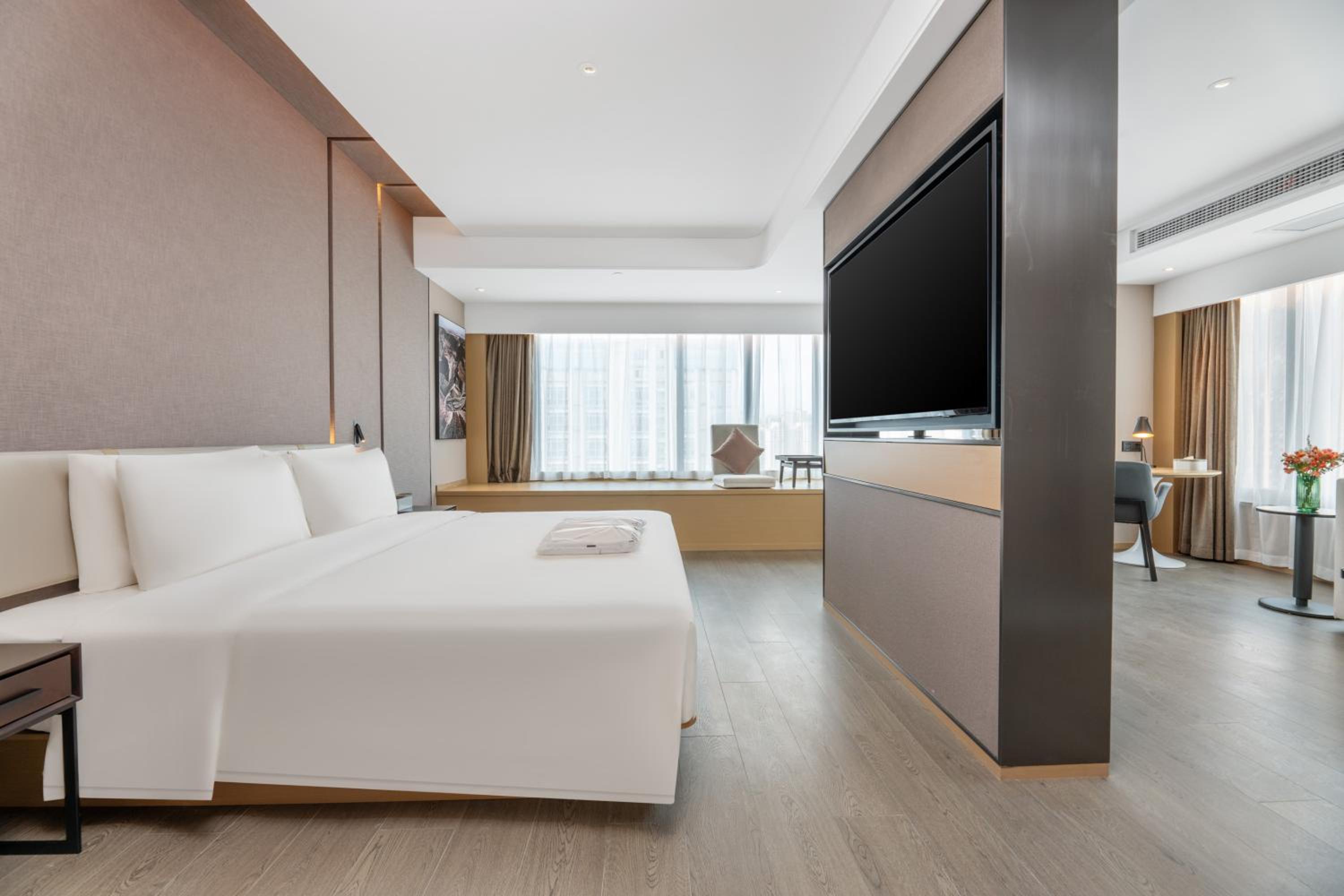 Jimu Suite with River View photo 2