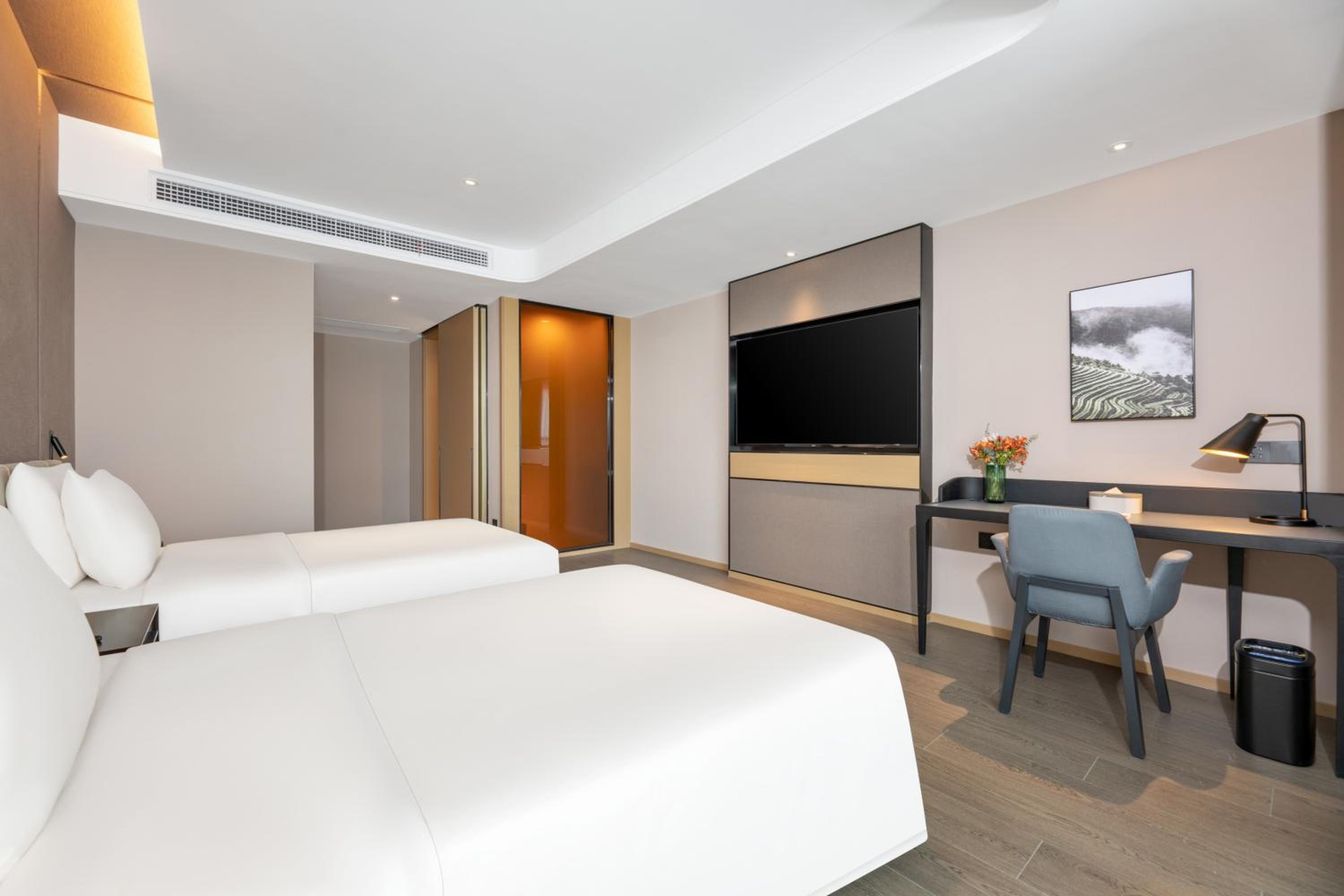 Executive Twin Room with Balcony photo 2
