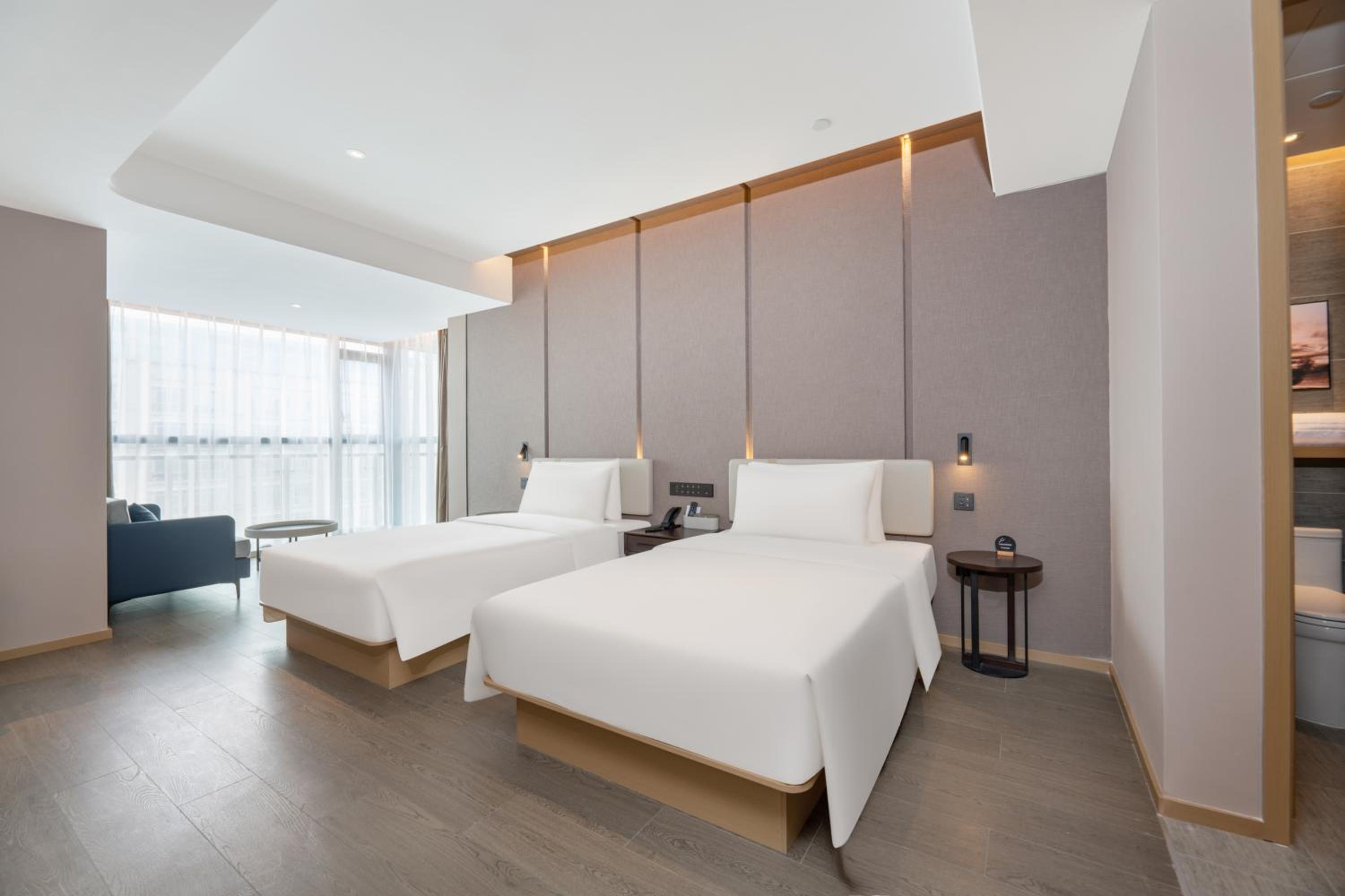 Executive Twin Room with Balcony photo 3