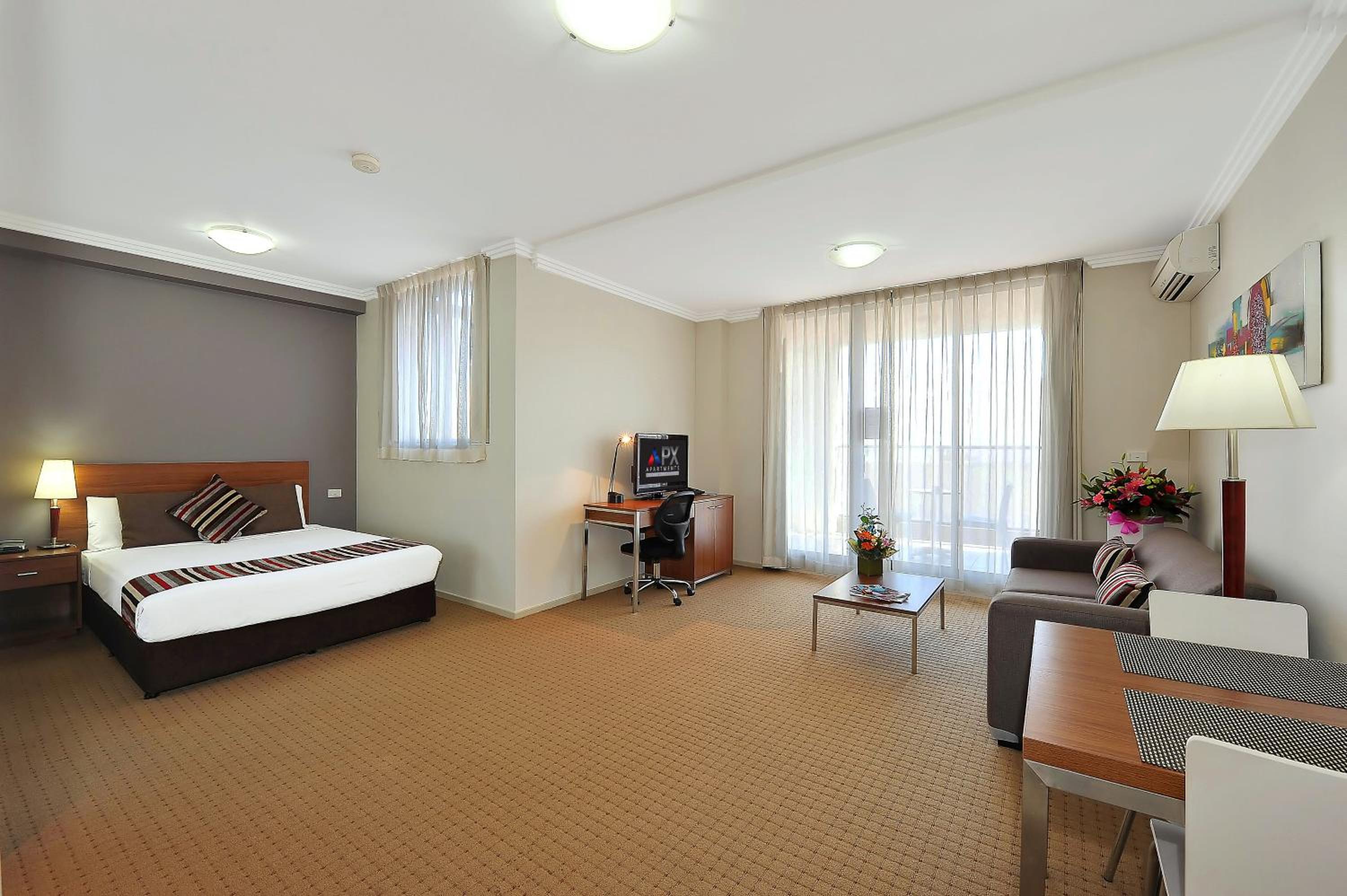 Executive Studio-Daily Housekeeping thumbnail 6