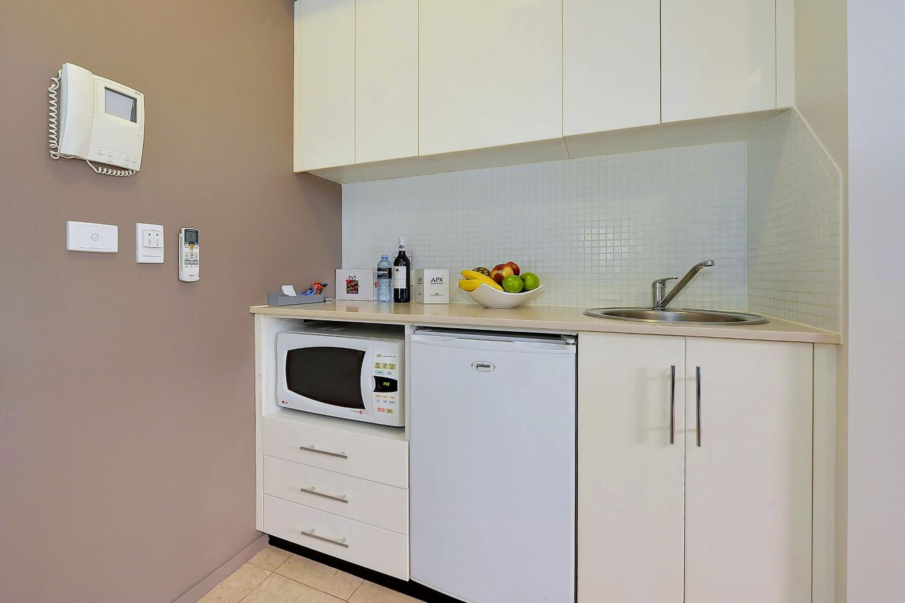 Deluxe Standard Studio Apartment (Daily Housekeeping)