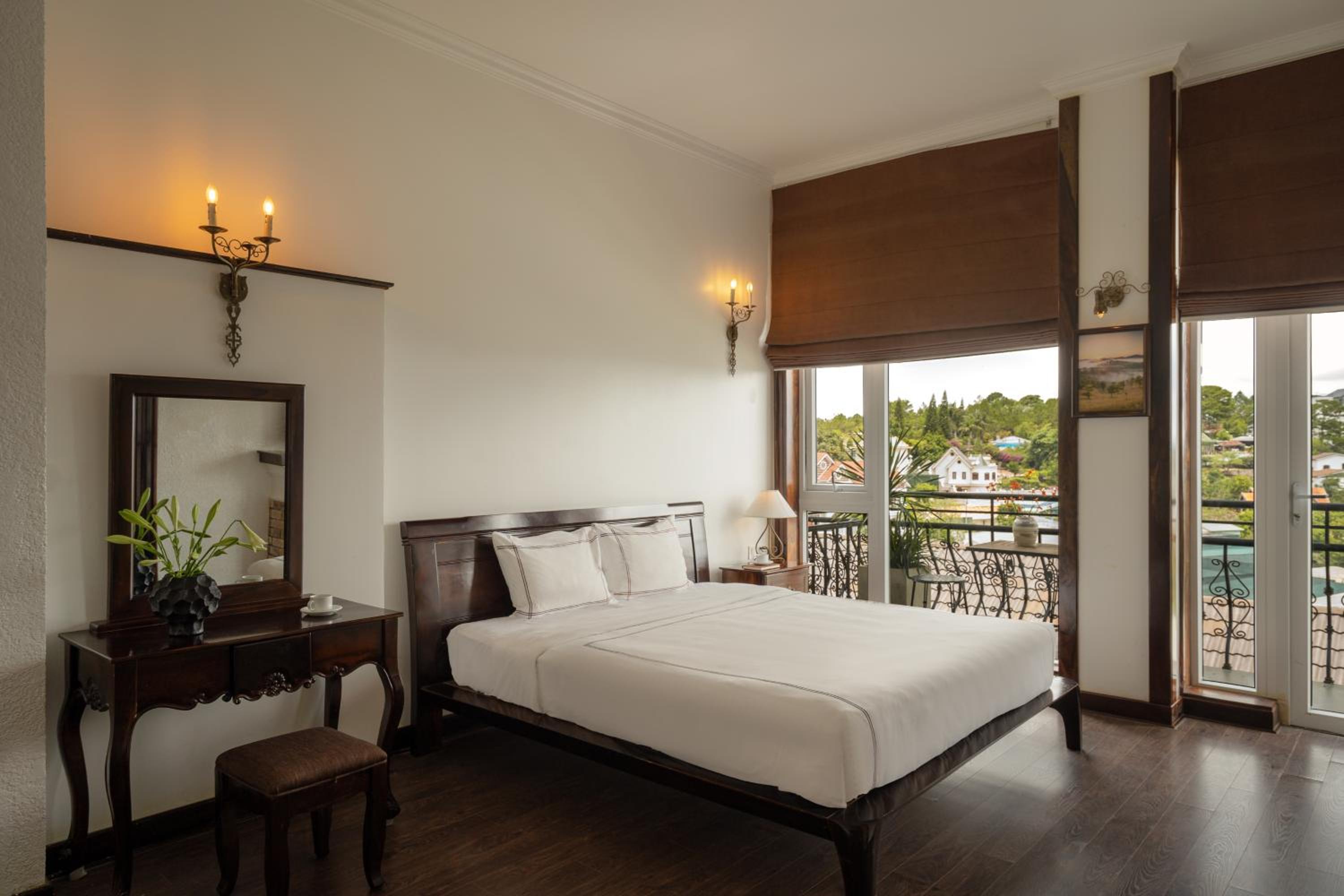 King Room with Balcony